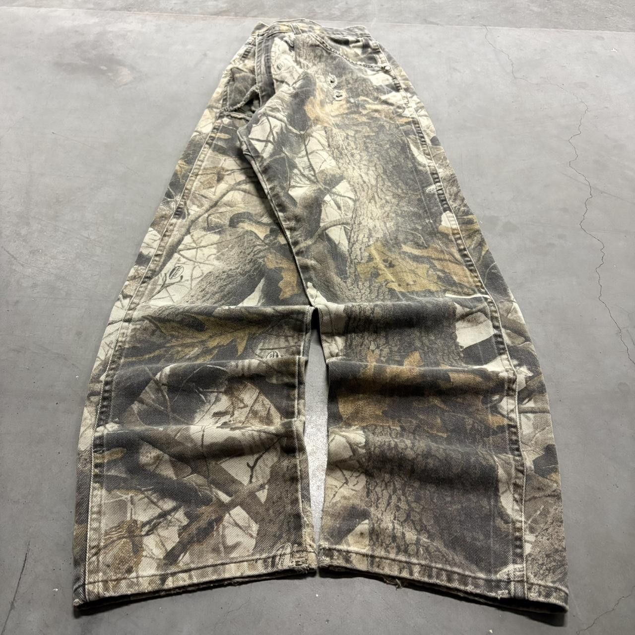 Vintage Crazy Vintage Y2K/2000s Baggy Real Camo Ripped Camo Denim Jeans! Size US 32 / EU 48 - 3 Thumbnail