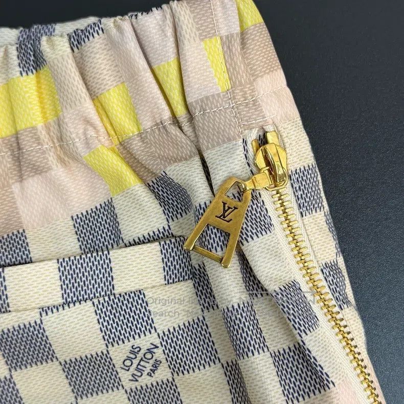 Louis Vuitton Louis Vuitton Grey and pink checkerboard nylon pants Size US 38 / EU 54 - 7 Thumbnail