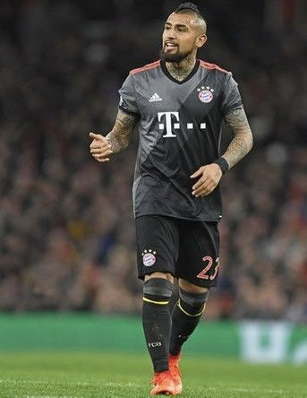 Adidas Vidal 23 Bayern Munich 2016-2017 Away Soccer Jersey Football Size US S / EU 44-46 / 1 - 2 Thumbnail