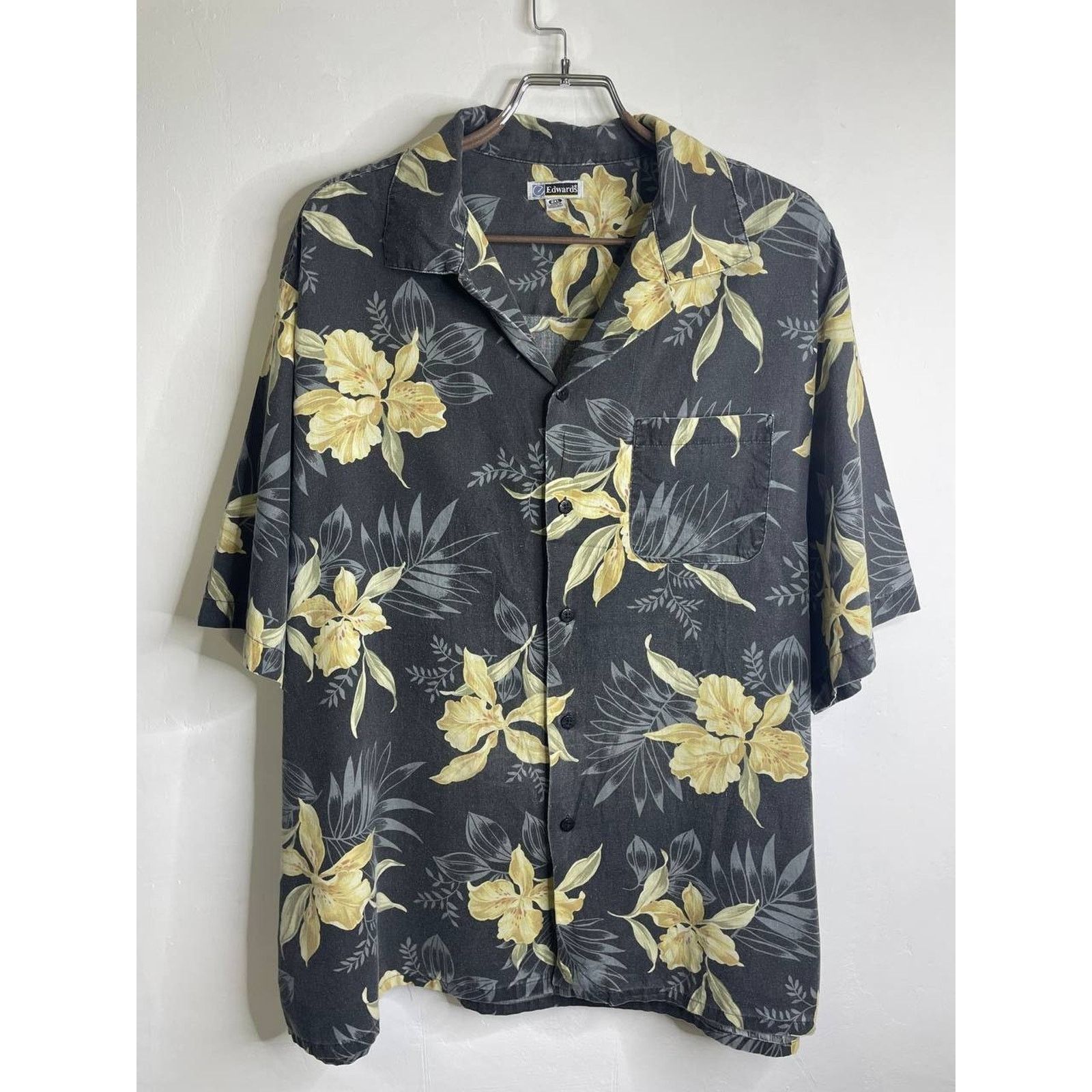 Vintage Vintage Edwards Hawaiian Shirt 2XL Black Yellow Floral Size US XXL / EU 58 / 5 - 1 Thumbnail