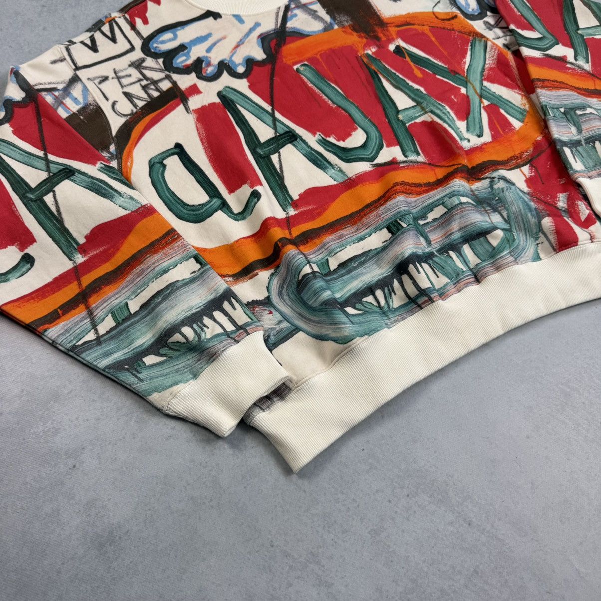 H&M × Jean-Michel Basquiat × Who Decides War WHO DECIDES WAR x BASQUIAT x H&M OVERSIZED FIT SWEATSHIRT Size US XS / EU 42 / 0 - 3 Thumbnail