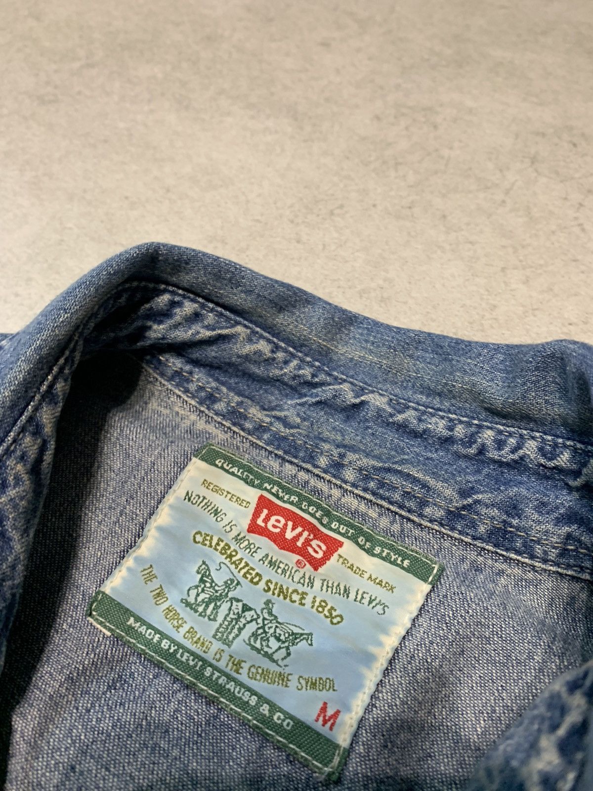 Levi's Vintage Clothing × Vintage 1992 Levi Blue faded Pearl button long Sleeve denim Shirt Size US M / EU 48-50 / 2 - 3 Thumbnail