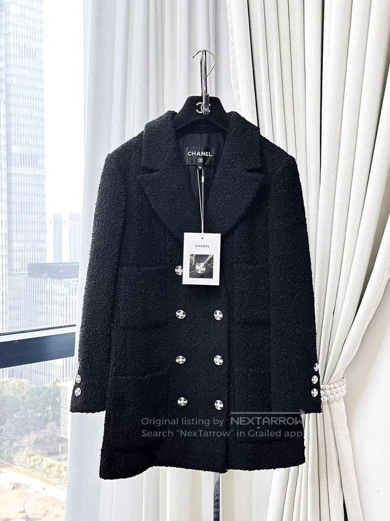 Chanel Chanel 23S black double-breasted glazed crystal buckle twe Size XS / US 0-2 / IT 36-38 - 1 Thumbnail