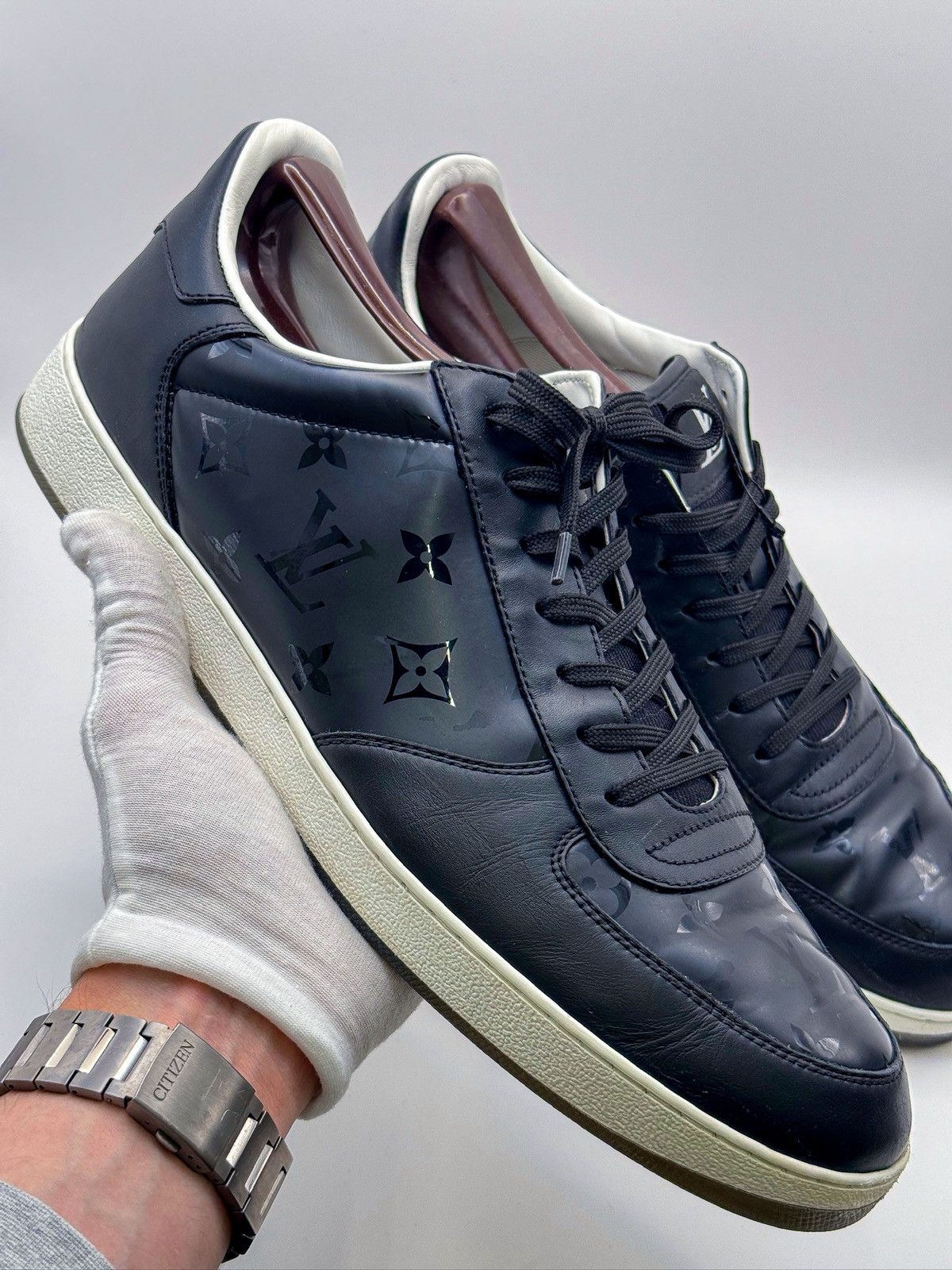 Louis Vuitton Louis Vuitton Rivoli Monogram Leather Sneakers Size US 11 / EU 44 - 2 Thumbnail