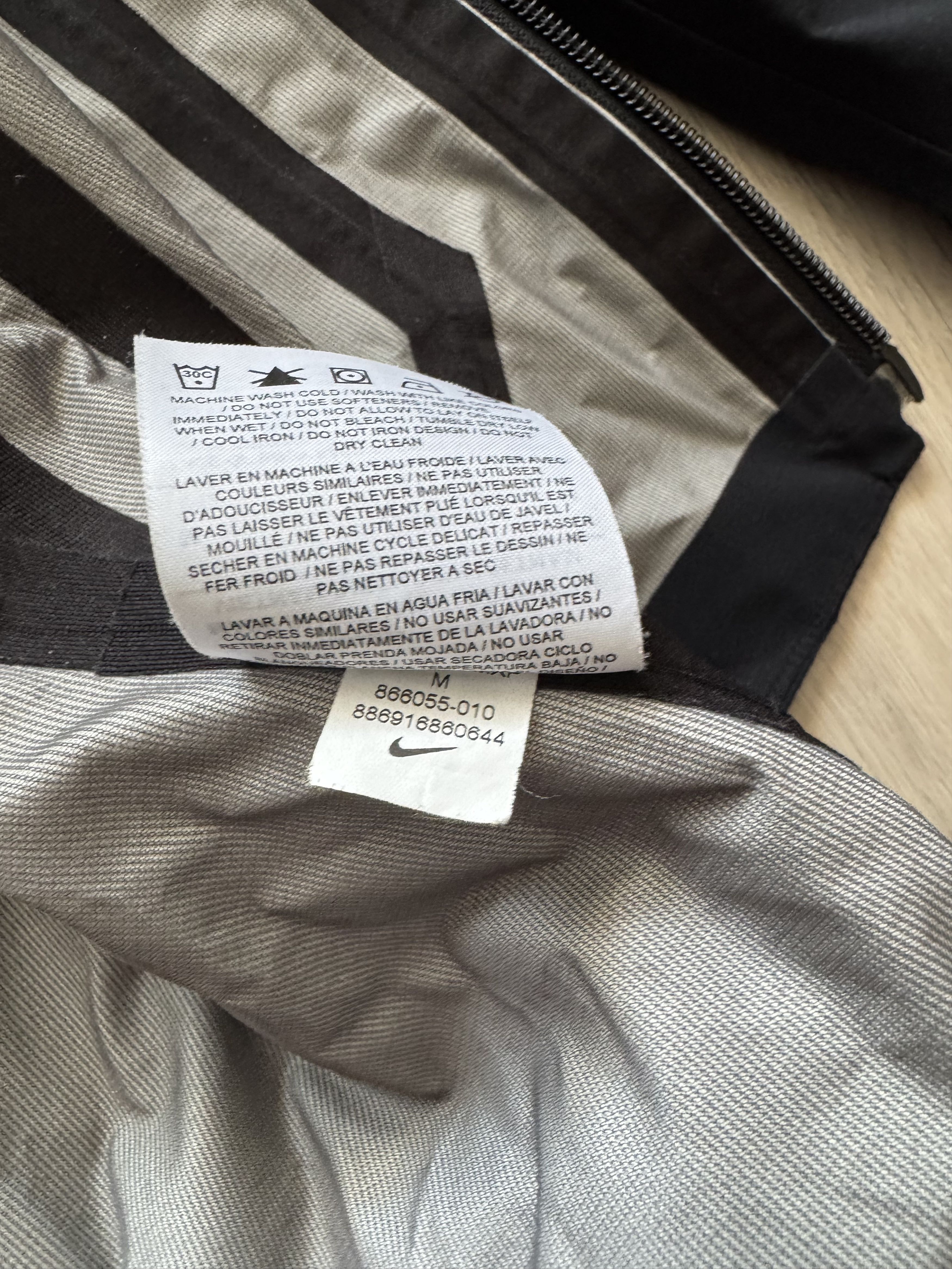 Nike Nike lab Essentials Hooded Lightweight acronym acg gore-tex Size US M / EU 48-50 / 2 - 13 Thumbnail