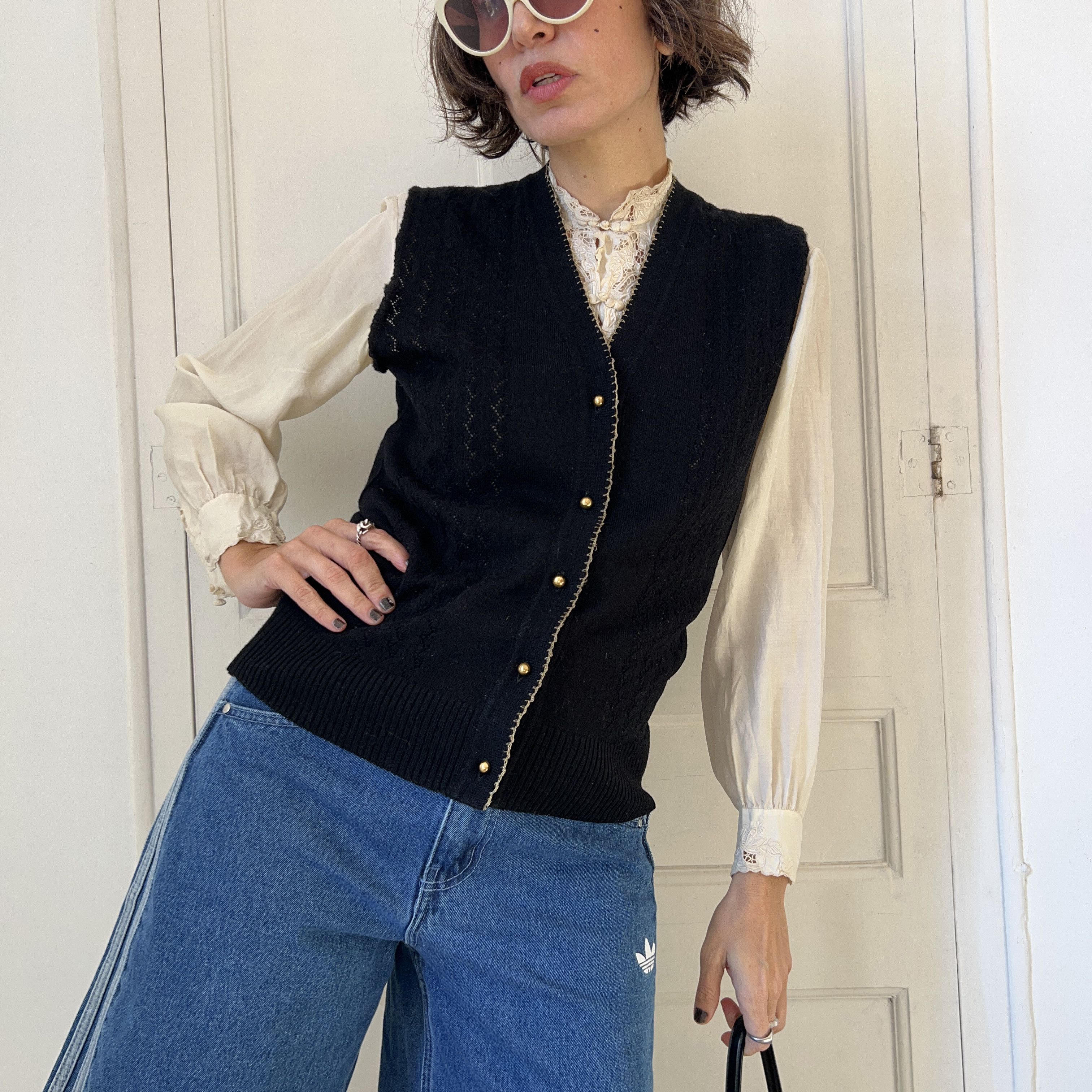 Vintage Vintage Black Knit Sweater Vest with Gold Buttons Size M / US 6-8 / IT 42-44 - 6 Thumbnail