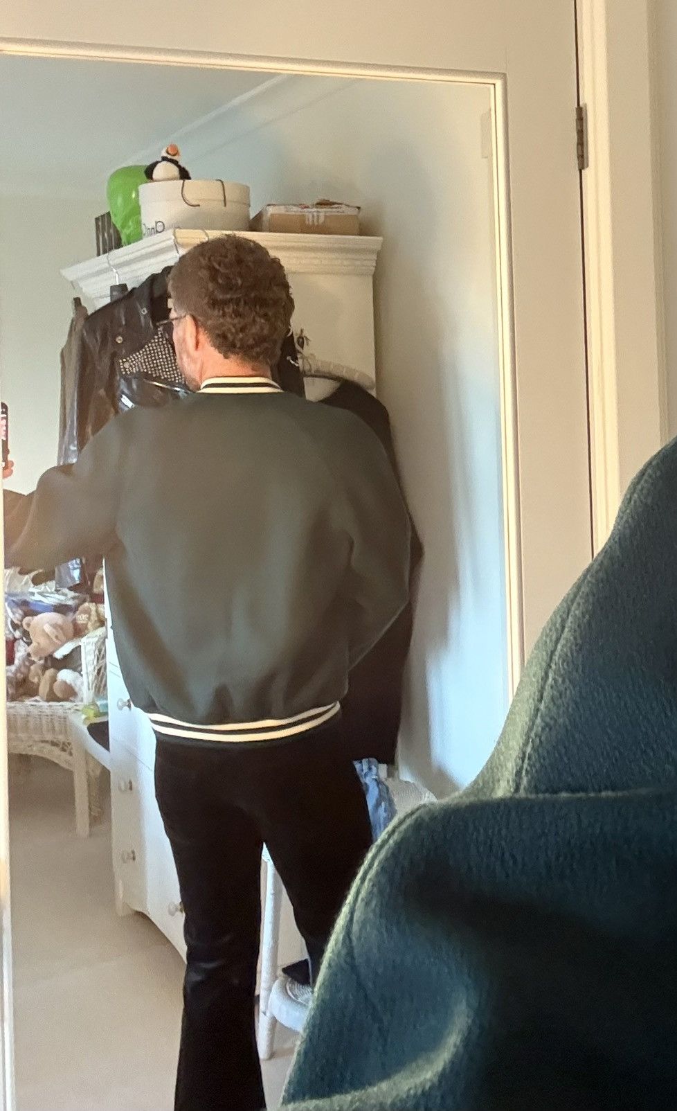 Celine $3.25k+ FW24 Celine Triomphe logo teddy jacket green Hedi 52 Size US L / EU 52-54 / 3 - 10 Thumbnail