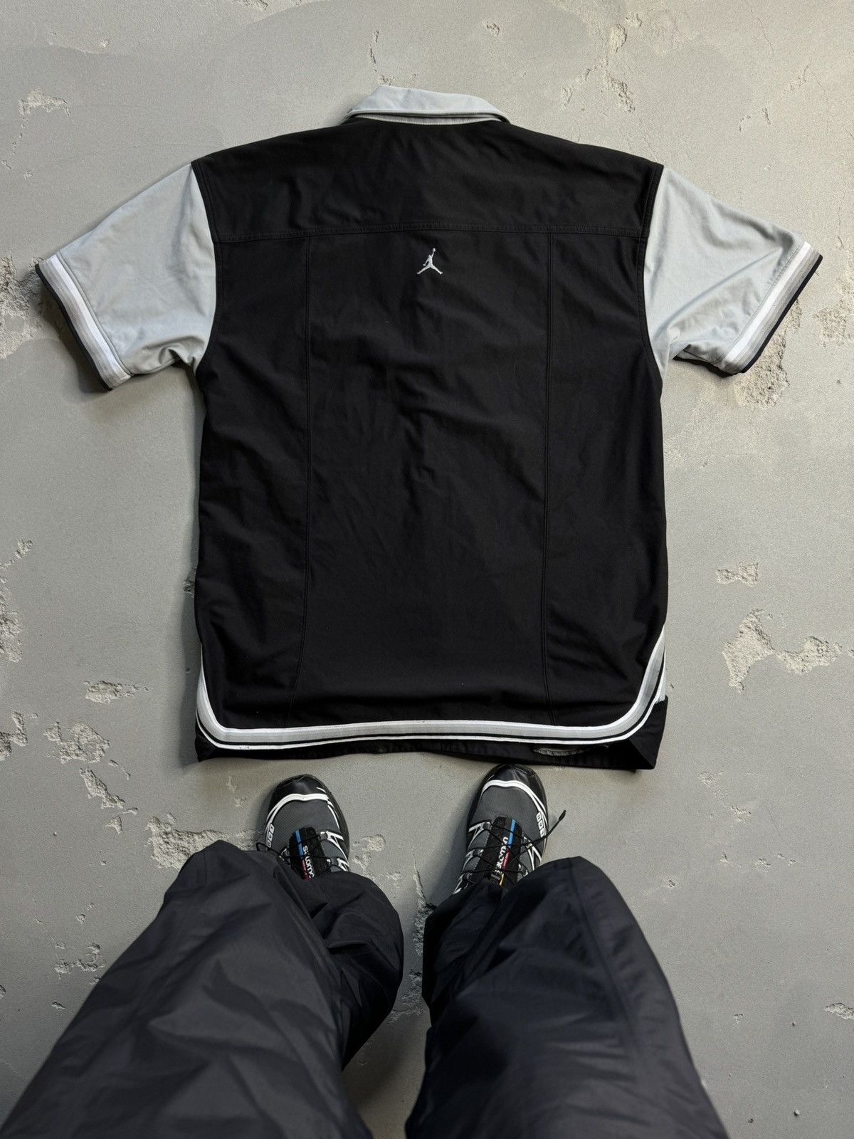 Jordan Brand Air Jordan Shadow 1 Button-Up Warm-Up Shooting Shirt Size US XL / EU 56 / 4 - 2 Thumbnail