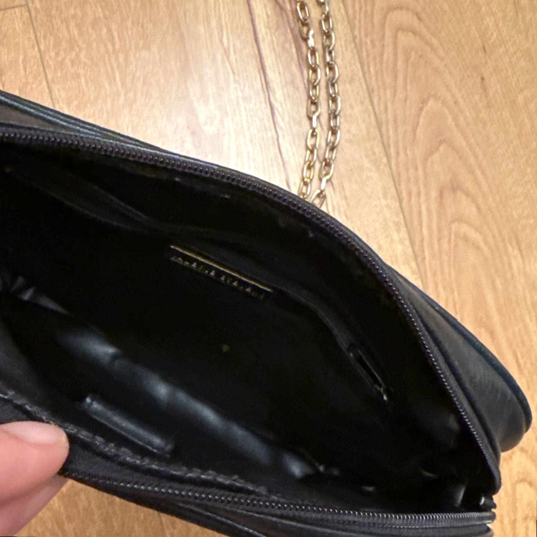Vintage VINTAGE Valerie Stevens Crossbody Bag Leather Black Gold Chain Fringe Tassle Classic Womens Size ONE SIZE - 7 Thumbnail