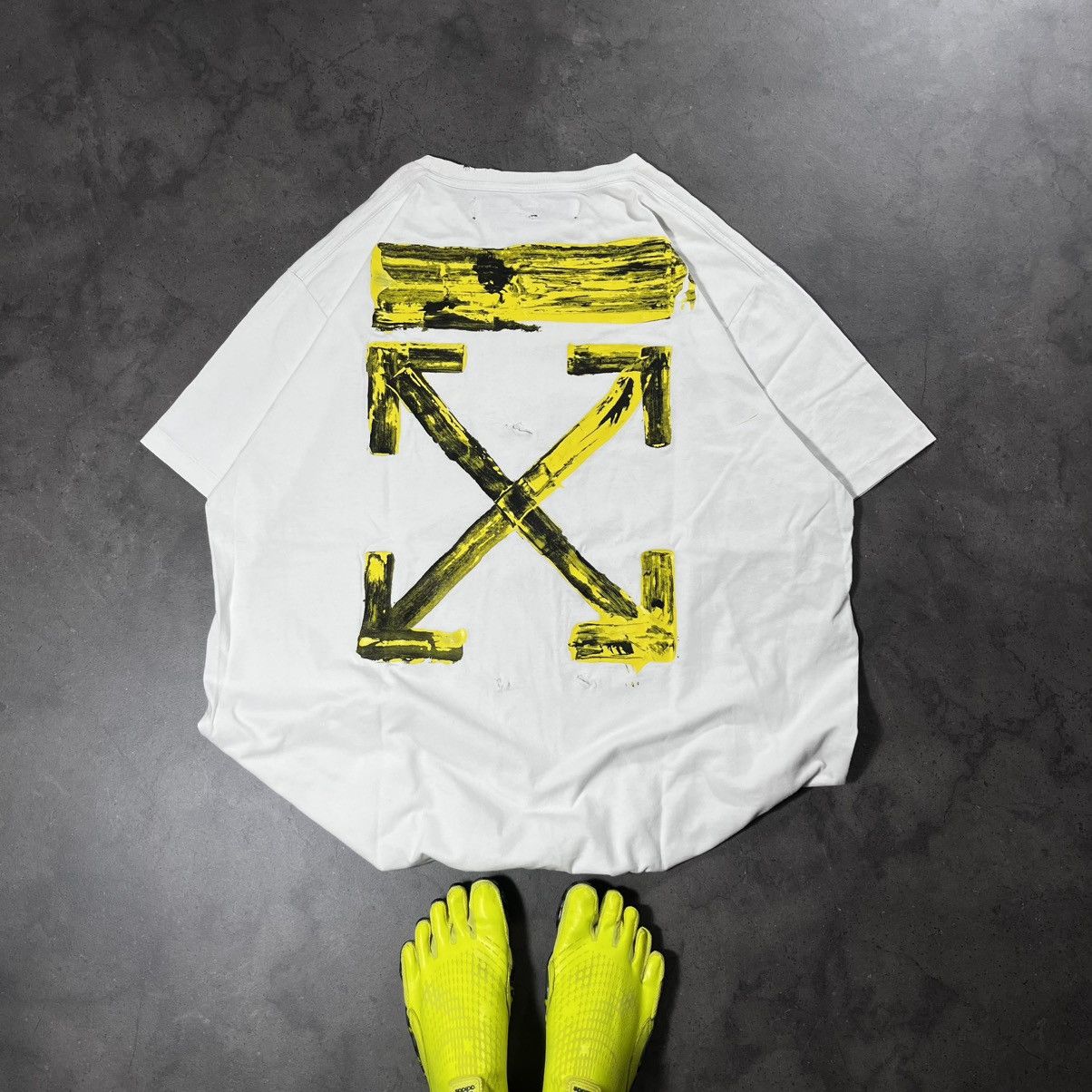 Off-White Virgil Abloh Era Off White Vintage Acrylic Arrows Tee Tshirt Size US XL / EU 56 / 4 - 1 Thumbnail