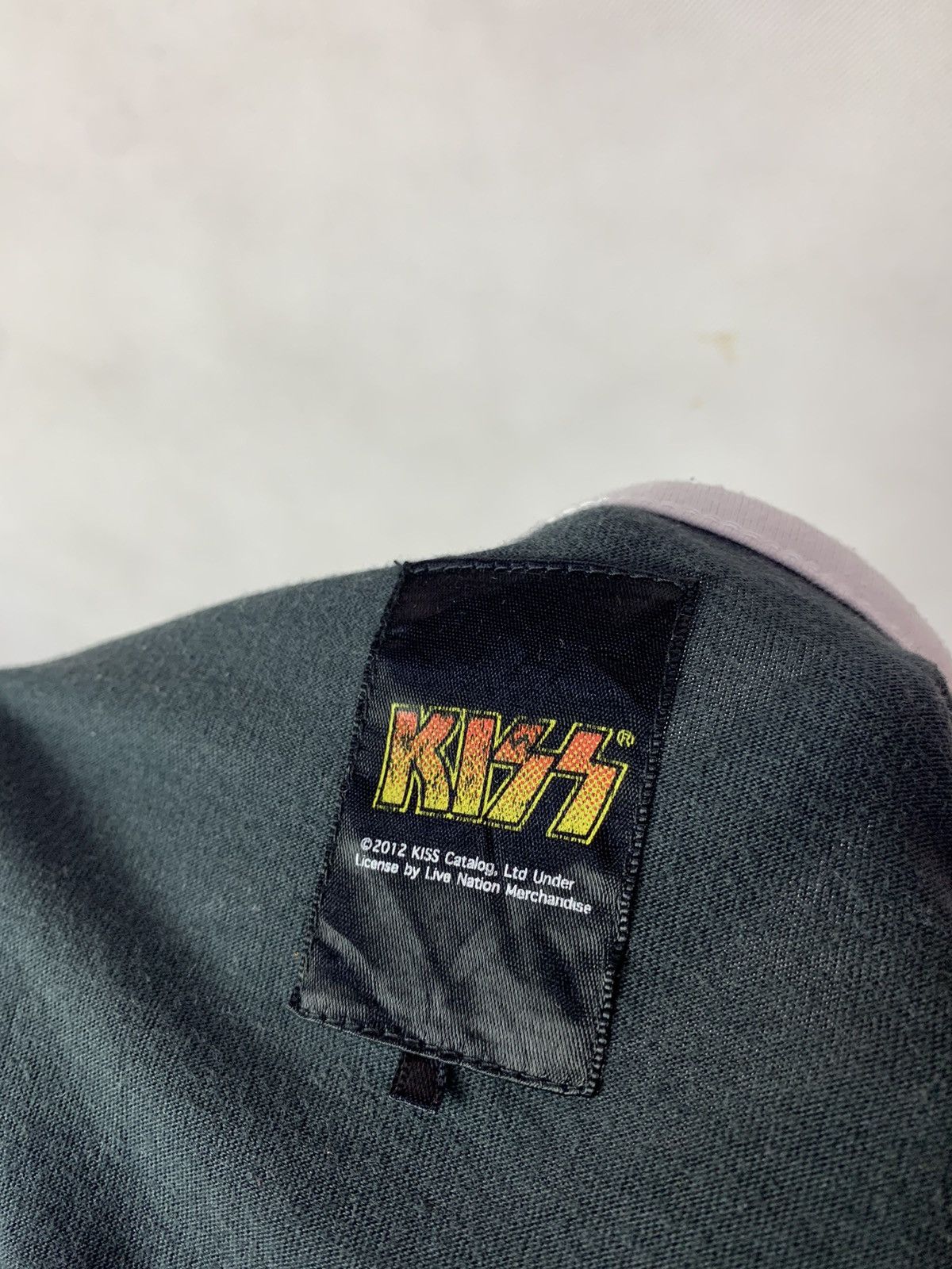 Band Tees Steals! Kiss 3Q Vintage Style Band Tee Size US M / EU 48-50 / 2 - 5 Thumbnail