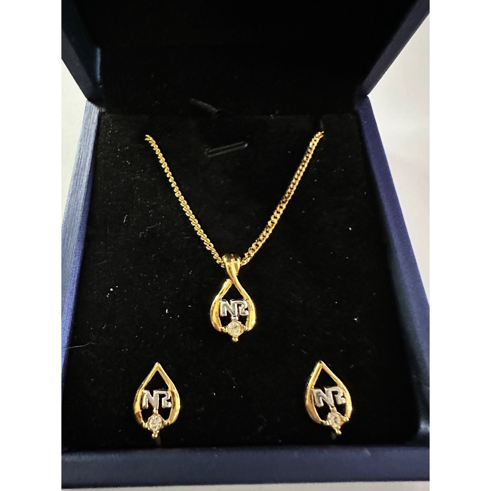 Nina Ricci Nina Ricci Necklace nad Earrings Set NR Rhinestone Size ONE SIZE - 15 Thumbnail