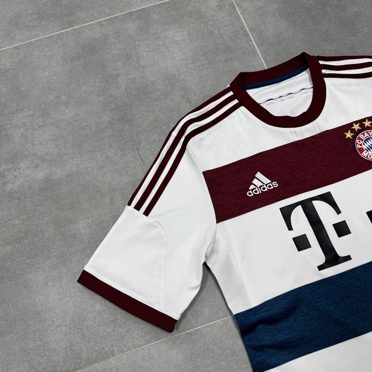 Adidas Adidas FC Bayern Munich 2014/2015 Away Soccer Jersey Shirt Size US S / EU 44-46 / 1 - 3 Thumbnail