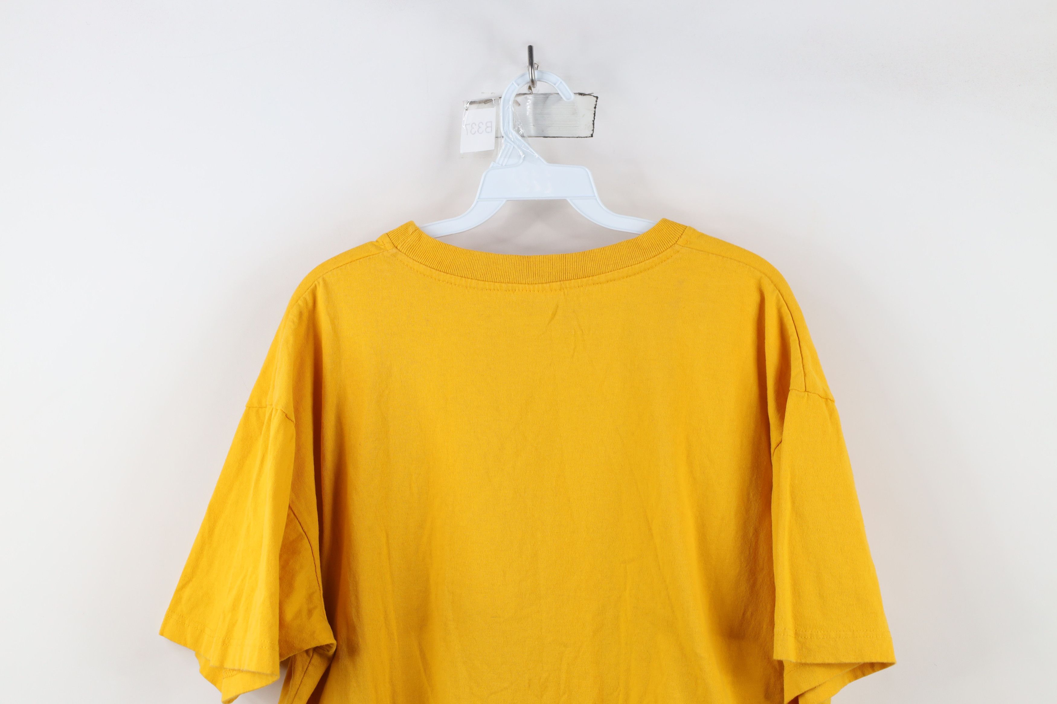 Vintage Vintage 90s Spalding Fire Flames Short Sleeve T-Shirt Yellow Size US L / EU 52-54 / 3 - 11 Thumbnail