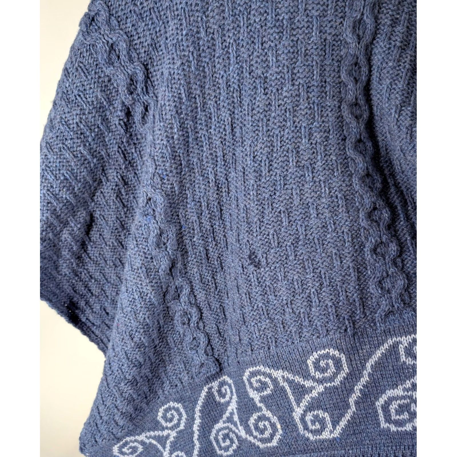 Vintage VINTAGE Connemara Ireland Merino Wool Poncho Cape Blue Celtic Scroll Knit OS Womens Size ONE SIZE - 7 Thumbnail