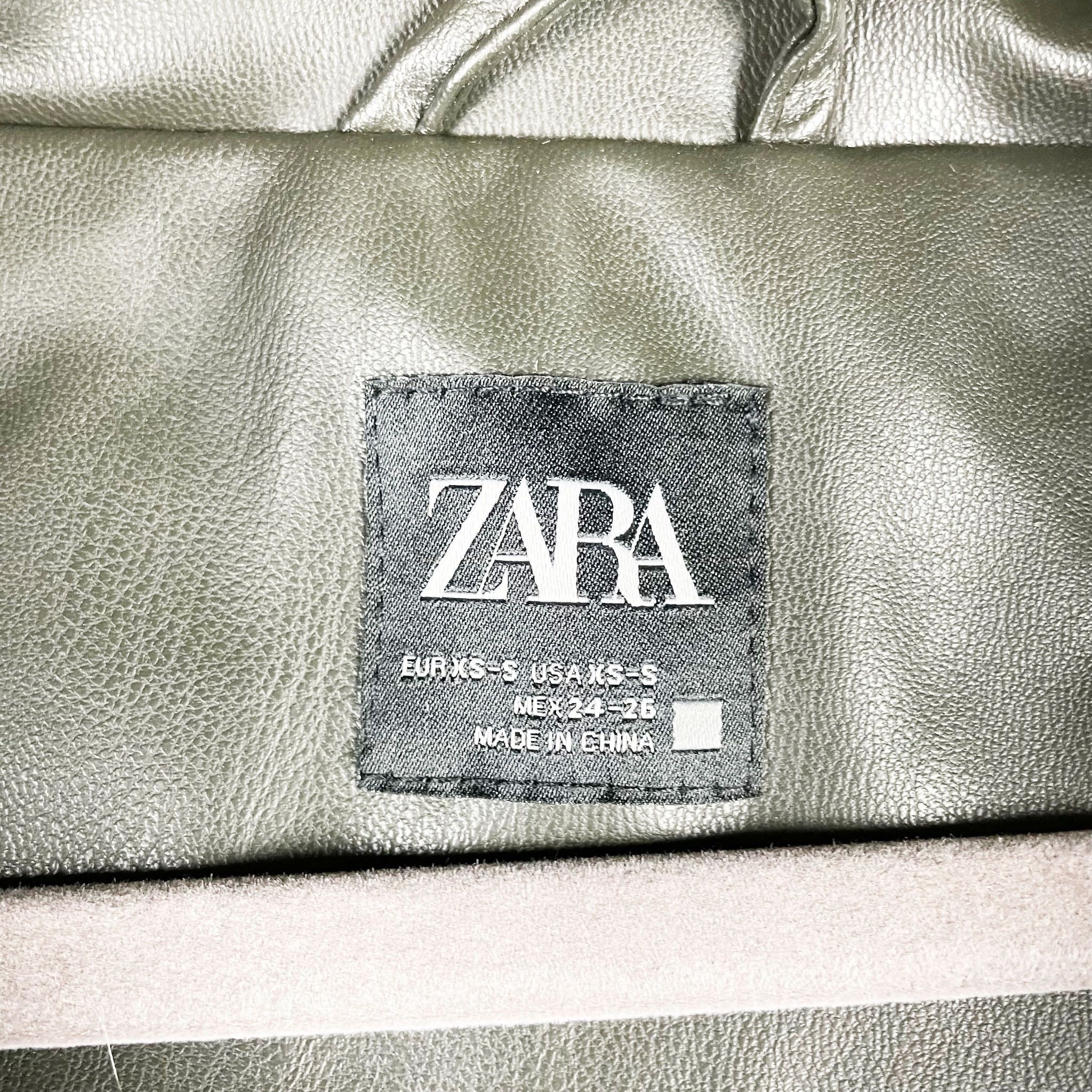 Zara Zara Faux Vegan Leather Quilted Puffer Sleeveless Size S / US 4 / IT 40 - 2 Thumbnail