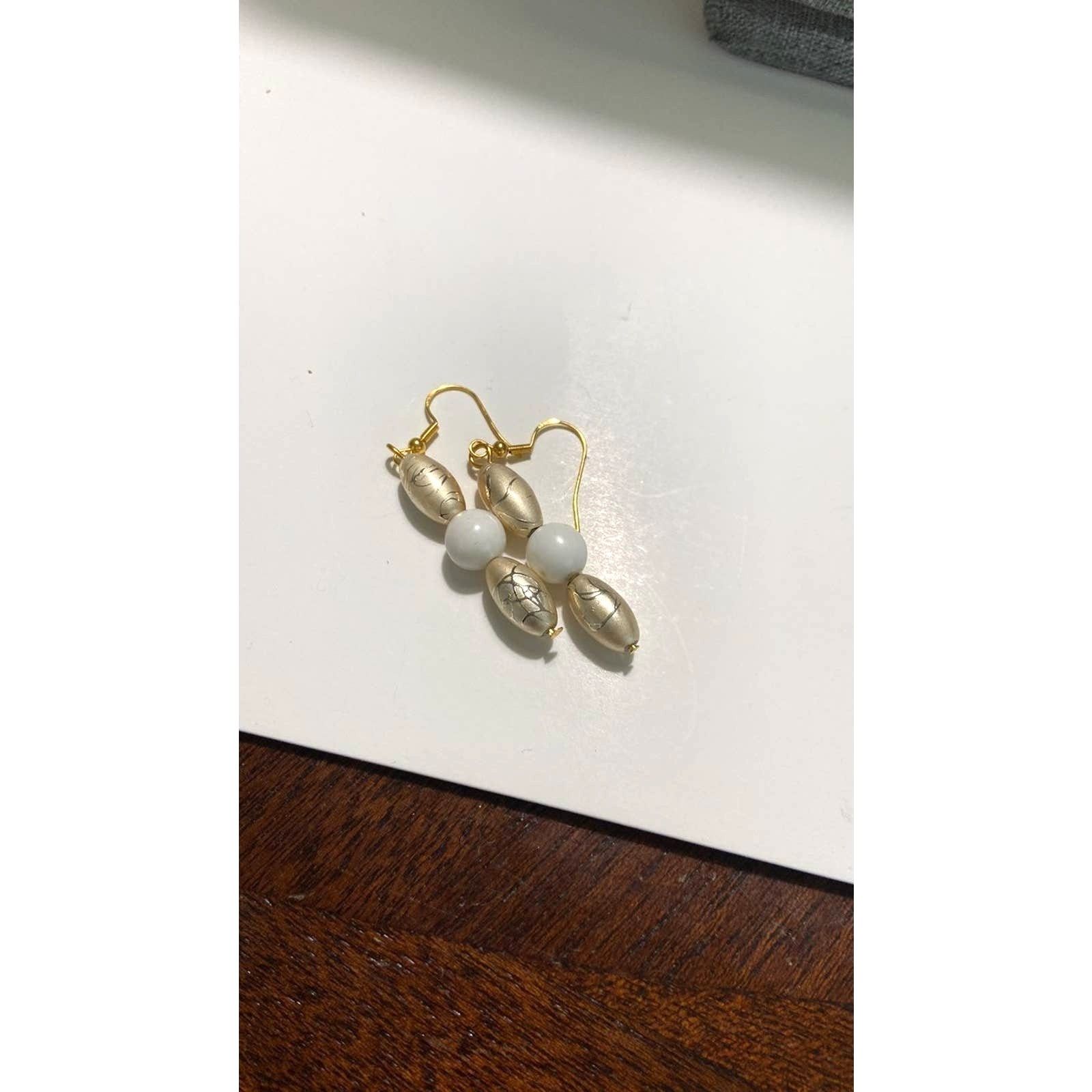 Handmade gold and white bead earrings Size ONE SIZE - 3 Thumbnail