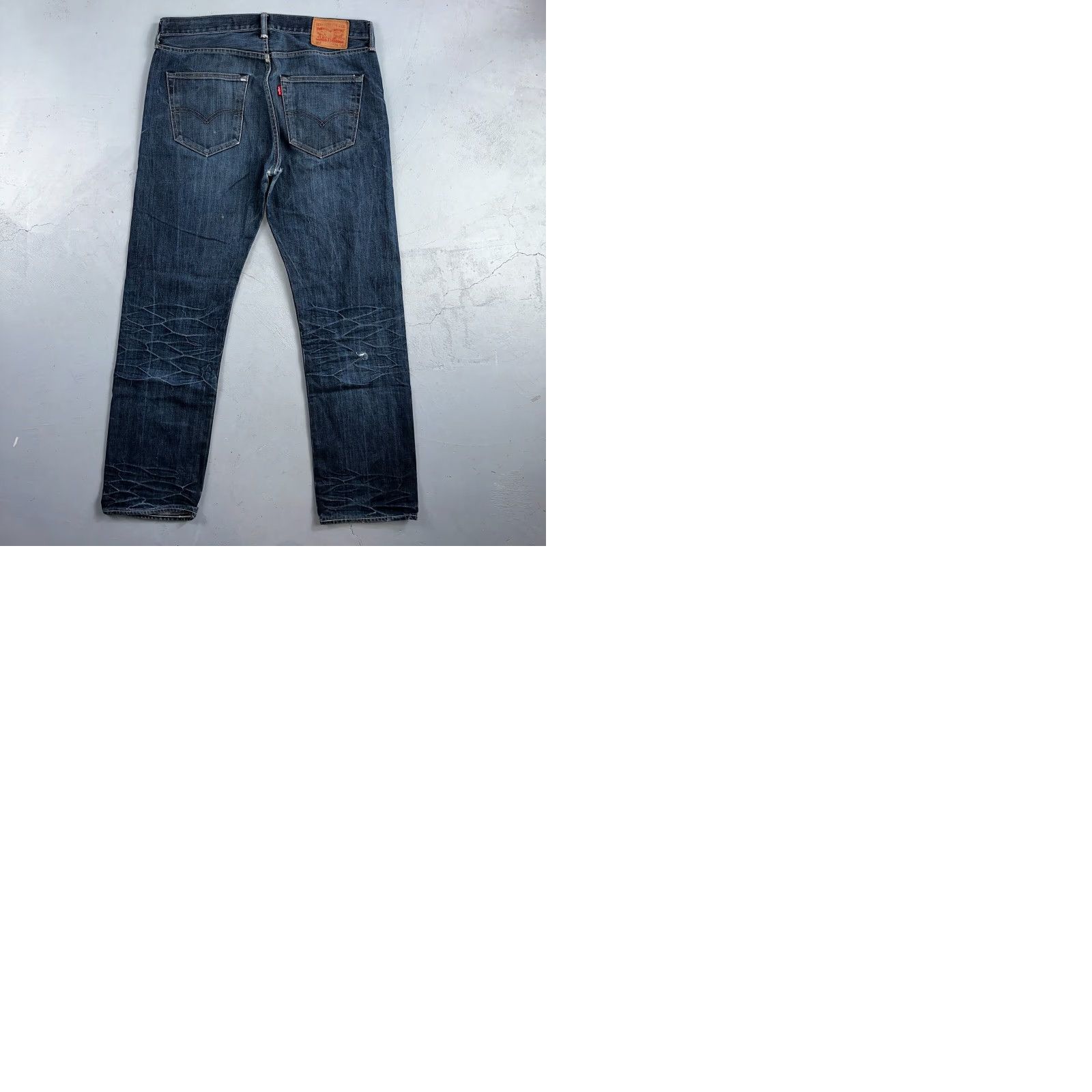 Levi's VINTAGE Levi's 501 Jeans Straight 90s Men 36x32 Blue Denim Cotton Button 32 Inseam VTG Wash Whiskers 501 Series Classic Mid Rise 36x32 Mens Size US 36 / EU 52 - 12 Thumbnail