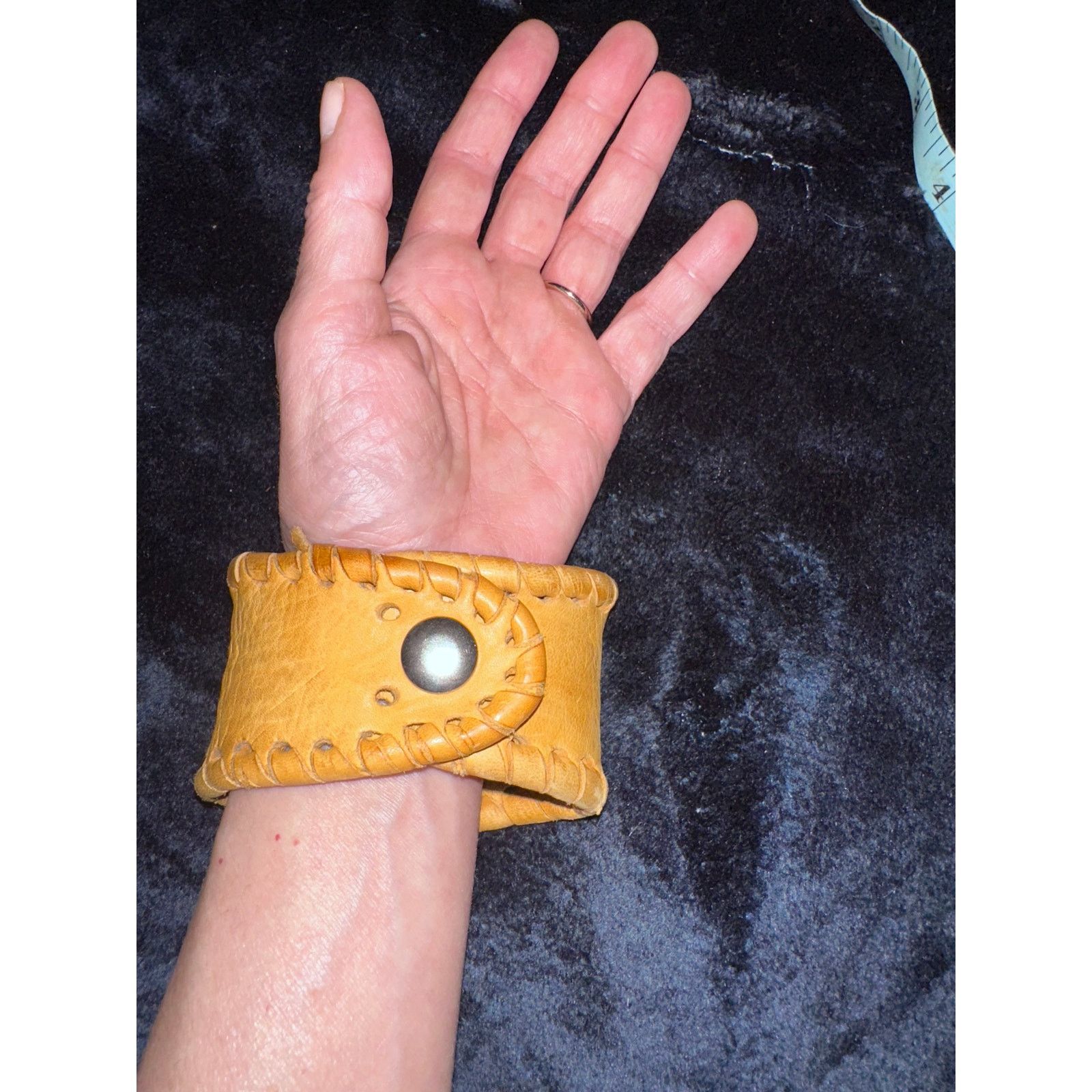 Vintage VINTAGE NATIVE LEATHER & BEADWORK CUFF BRACELET UNISEX Size ONE SIZE - 2 Thumbnail
