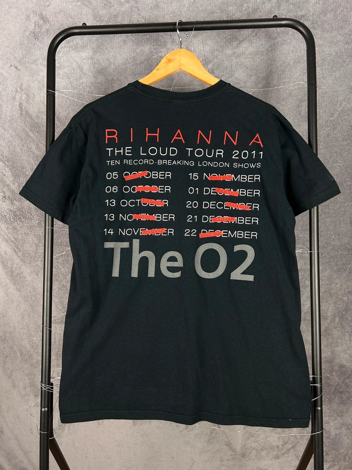 Gildan × Rihanna Rihanna concert tee The Loud Tour from 2011 The O2 Size US L / EU 52-54 / 3 - 2 Thumbnail