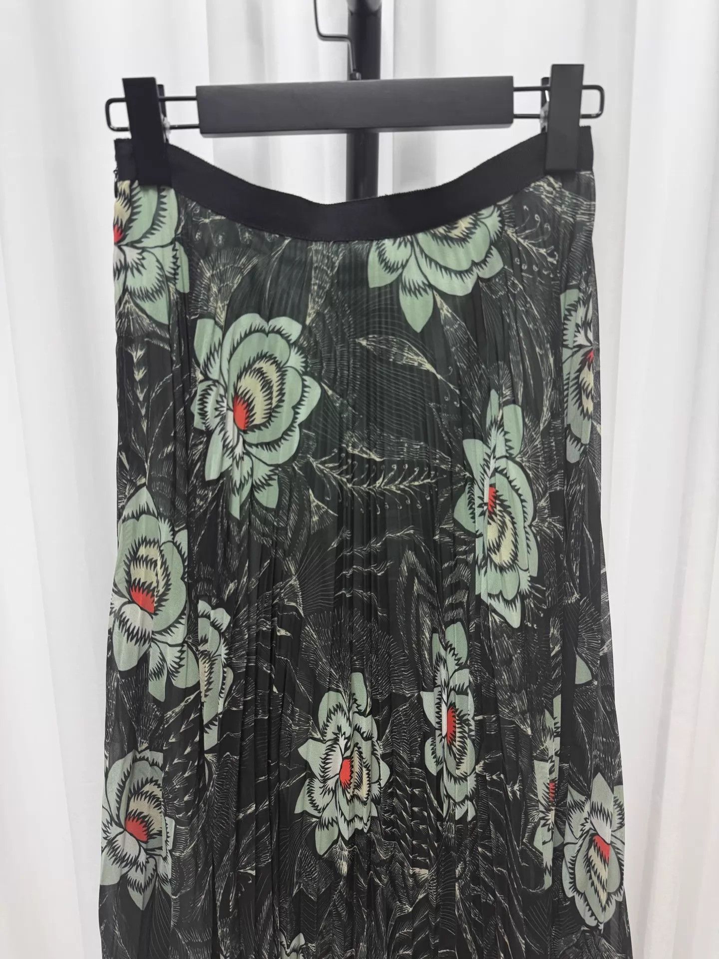 Dries Van Noten DRIES VAN NOTEN Floral Print Pleated Midi Skirt Size 24" / US 00 / IT 34 - 6 Thumbnail