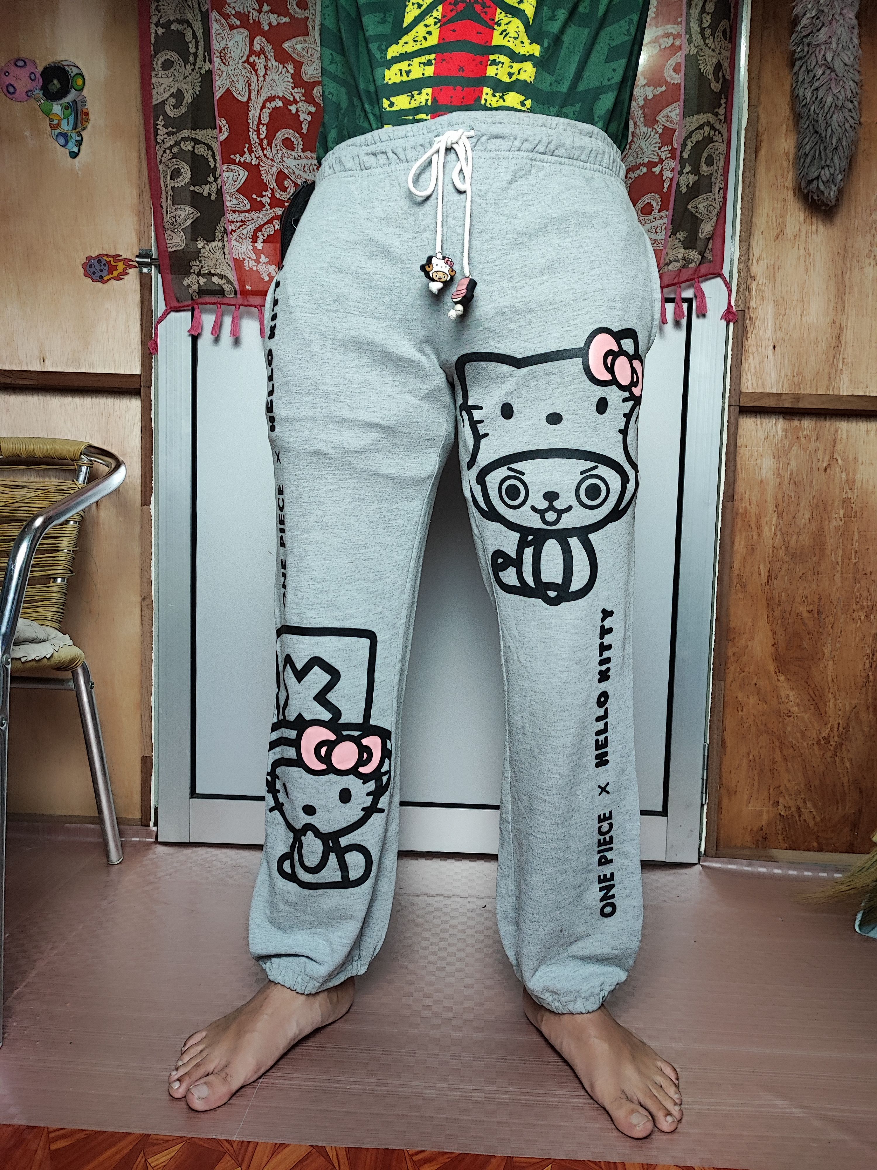 Anime × One Piece ONE PIECE X HELLO KITTY JOGGER SWEATPANTS Size US 33 - 2 Thumbnail