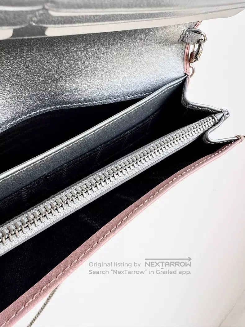 Vivienne Westwood Vivienne Westwood size OS Pink laser Saturn wallet chain ba Size ONE SIZE - 6 Thumbnail