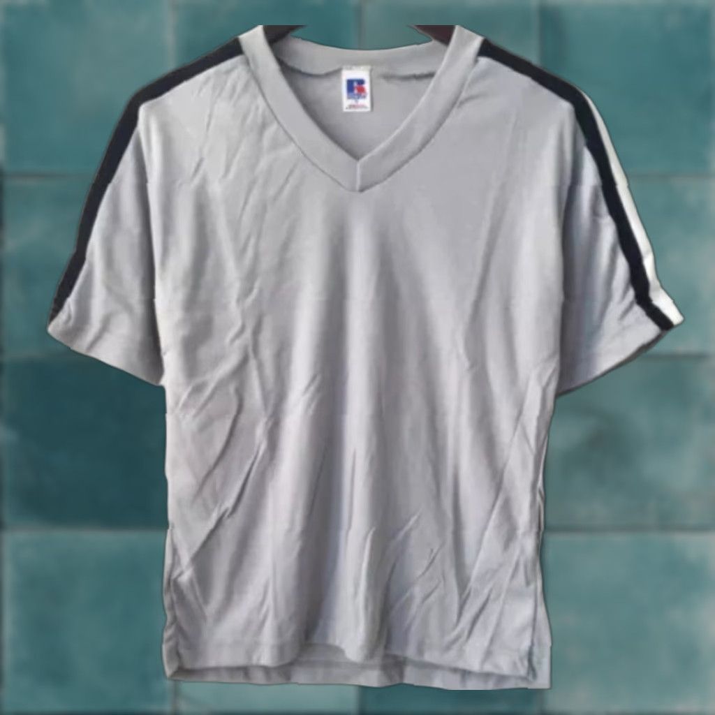 Russell Athletic VINTAGE Russell Athletic T-Shirt Mens Small Deadstock NWOT 90s NOS Gray V-Neck Cotton Blend Shirt 90s Mens Size US S / EU 44-46 / 1 - 1 Thumbnail
