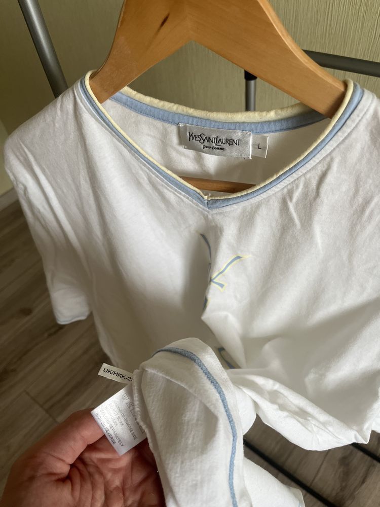 Yves Saint Laurent Yves Saint Laurent Logo T shirt Size US L / EU 52-54 / 3 - 4 Thumbnail