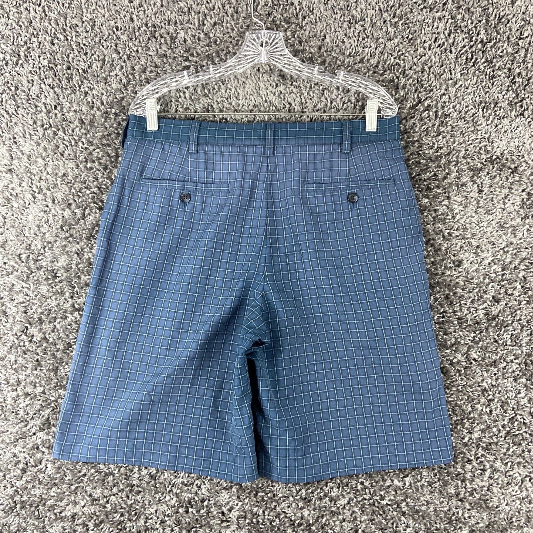 Izod IZOD Golf Blue Plaid Shorts Men’s 33 Size US 33 - 7 Thumbnail