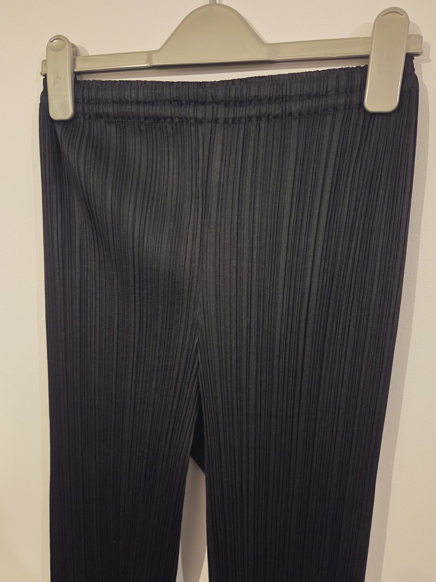 Pleats Please Issey Miyake pleats please issey miyake black trousers size 4 Size 27" / US 4 / IT 40 - 3 Thumbnail