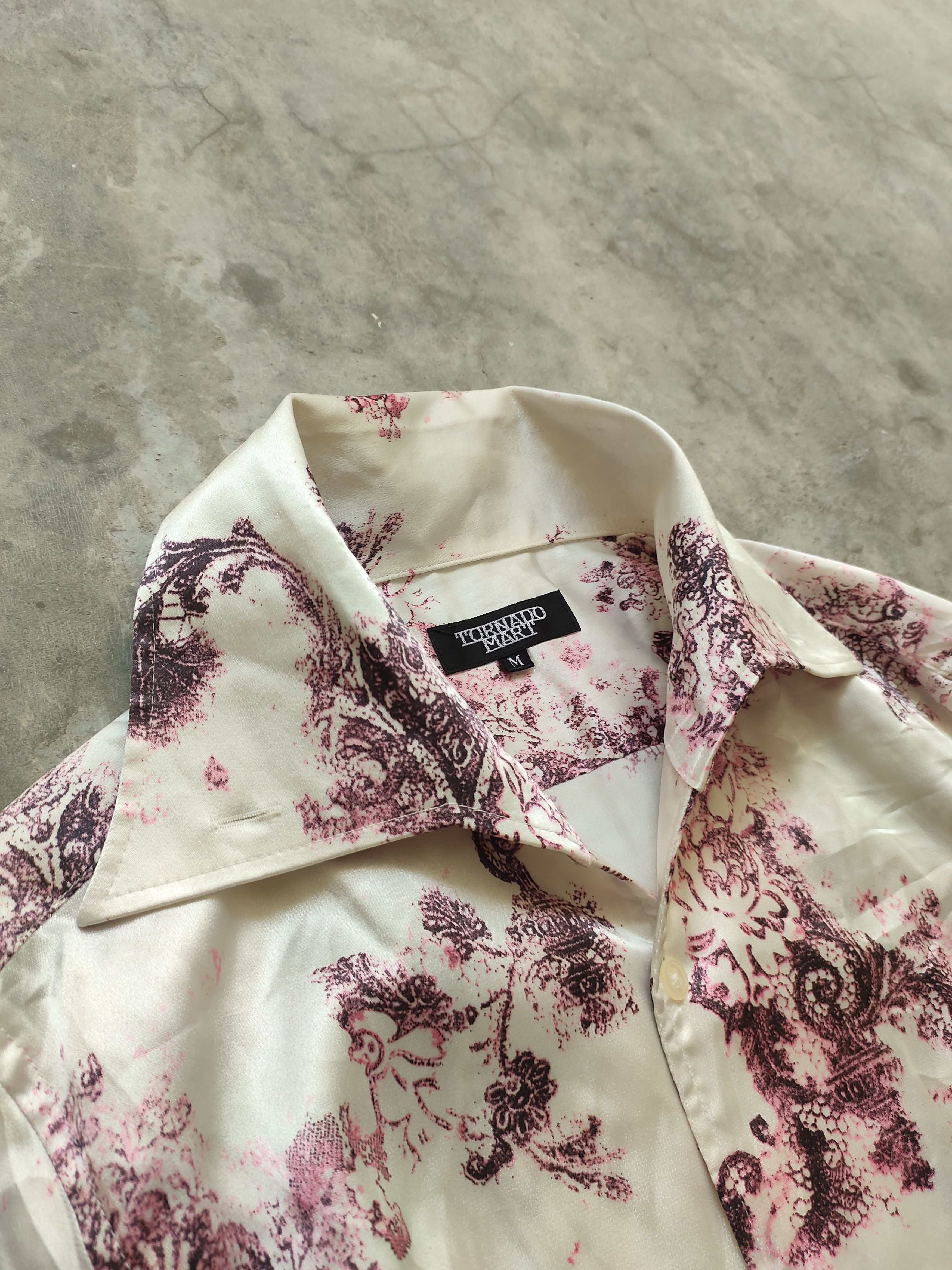Tornado mart polyster button up flower
