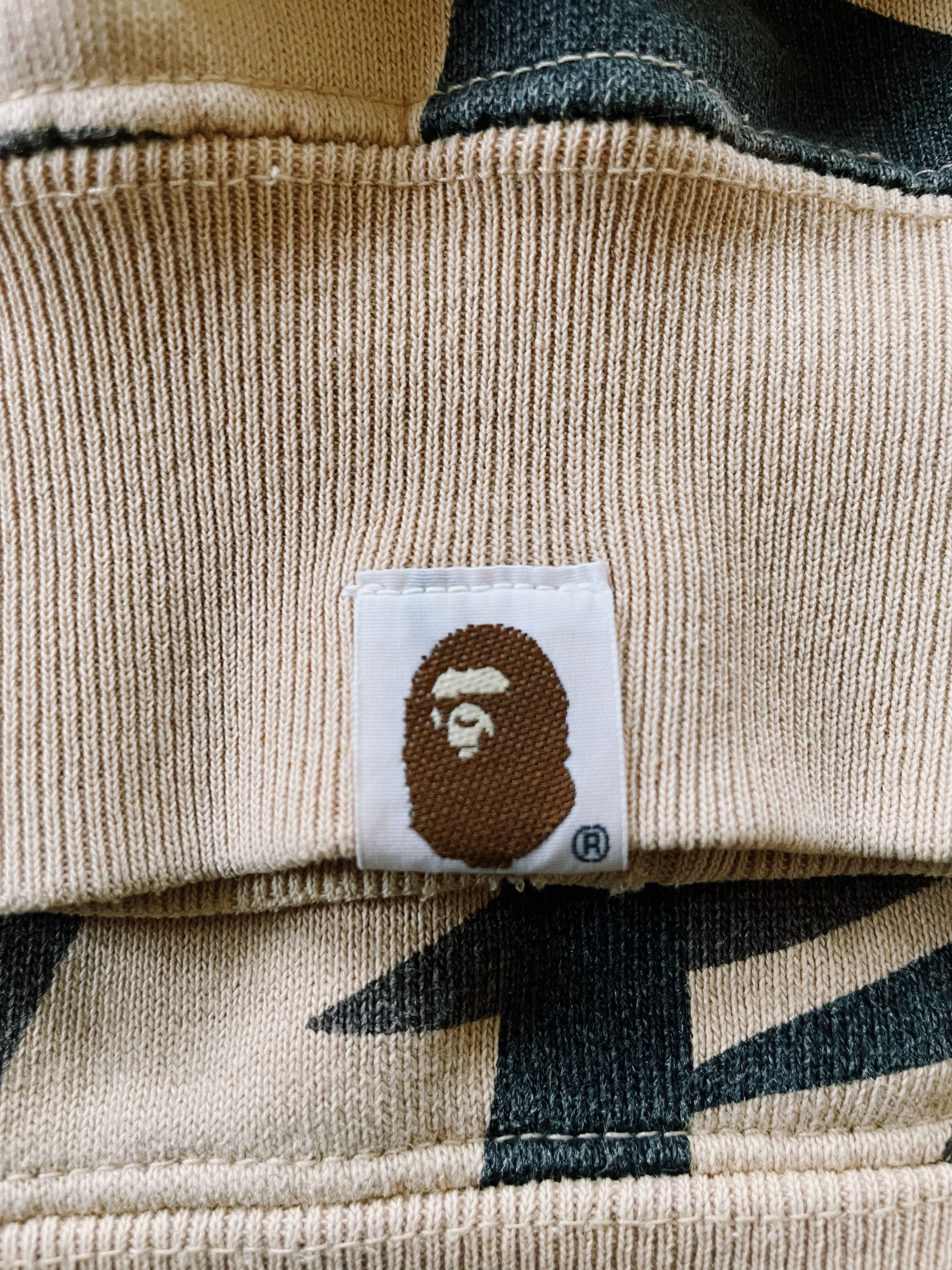 Bape Vintage Y2K Bape Tribal Camo College Logo Full zip Hoodie Size US S / EU 44-46 / 1 - 4 Thumbnail