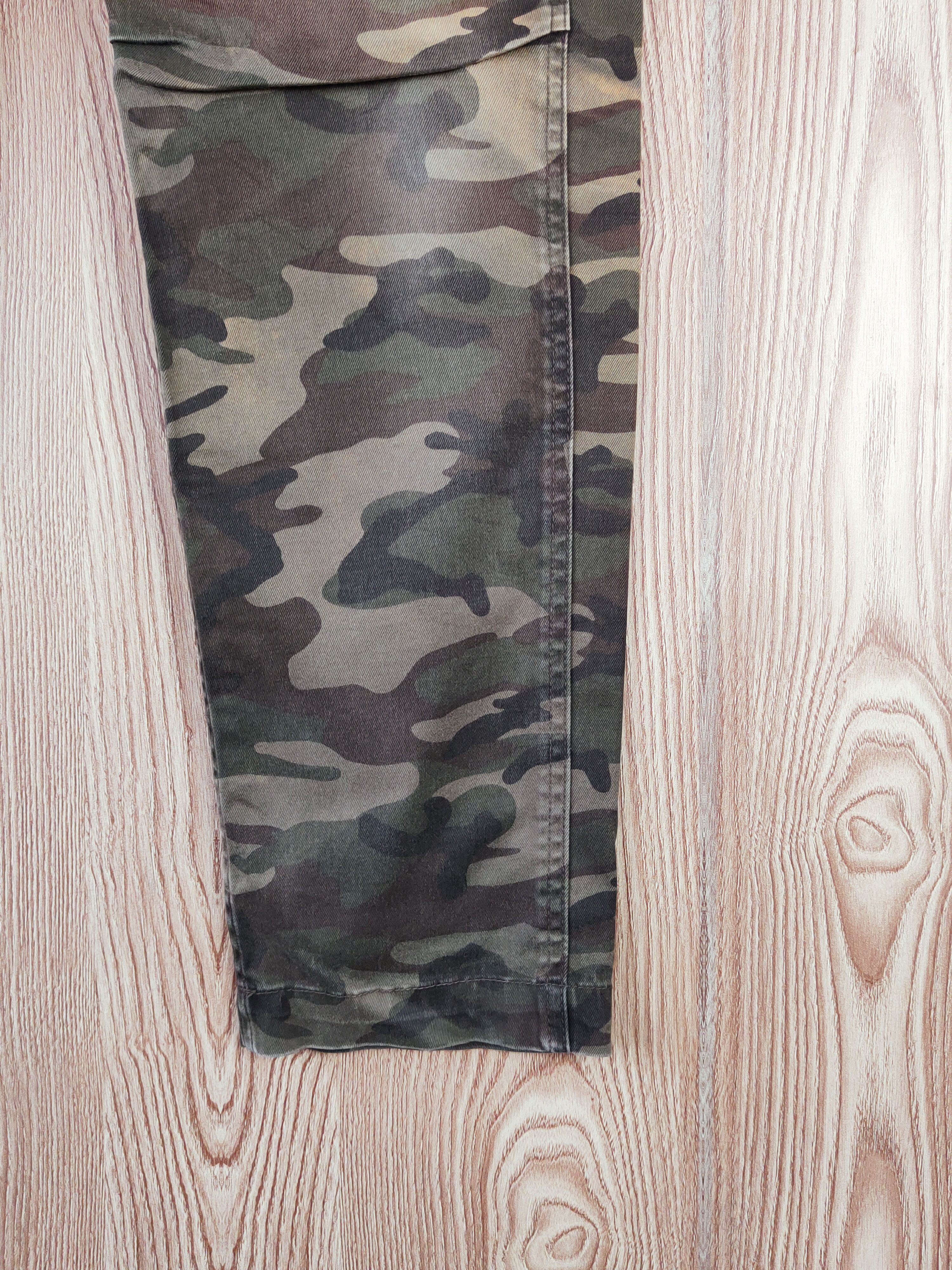 Japanese Brand Back Number Camouflage Multipocket Cargo Pants #W636 Size US 31 - 6 Thumbnail