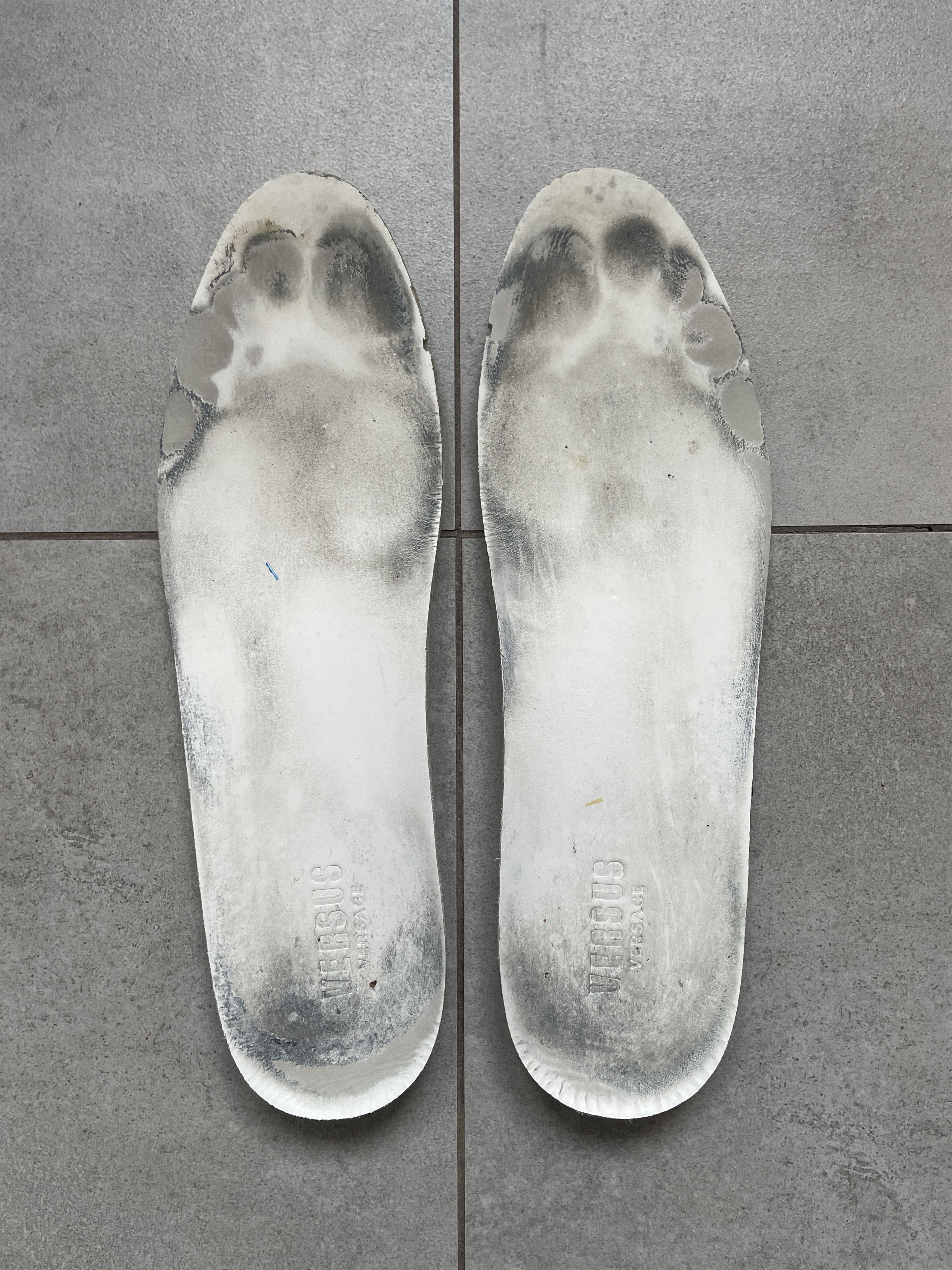 Versace Y2K VERSACE VERSUS ARENA WHITE BLACK LEATHER HI TOPS Size US 10 / EU 43 - 12 Thumbnail
