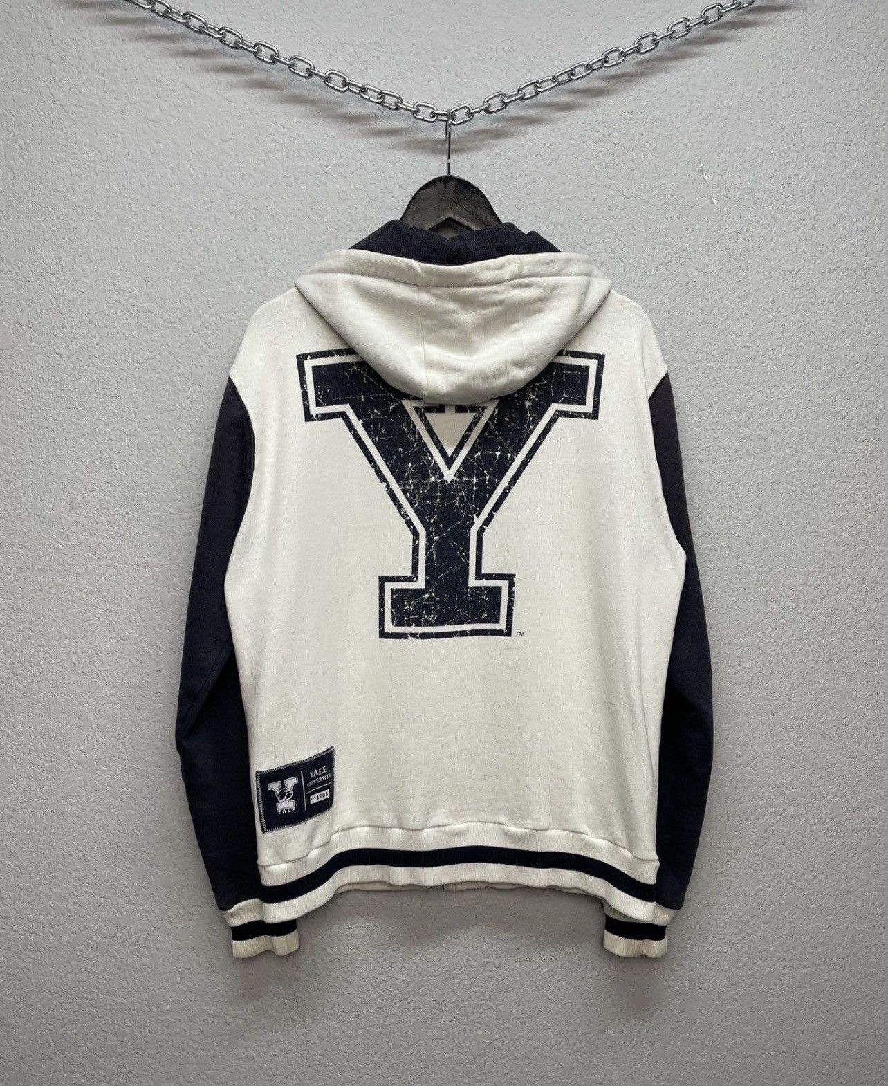 Vintage Vintage Y2K Yale University Boxy Fit Big Logo Zip Hoodie Size US M / EU 48-50 / 2 - 6 Thumbnail