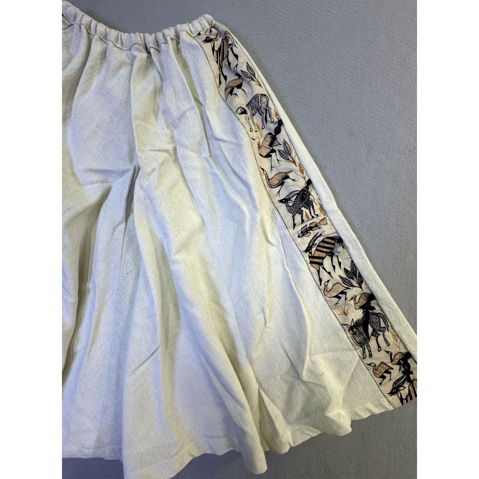 Vintage Ashro Skirt Womens Small White Animal Print A Line Midi Lined Boho Size 28" / US 6 / IT 42 - 2 Thumbnail