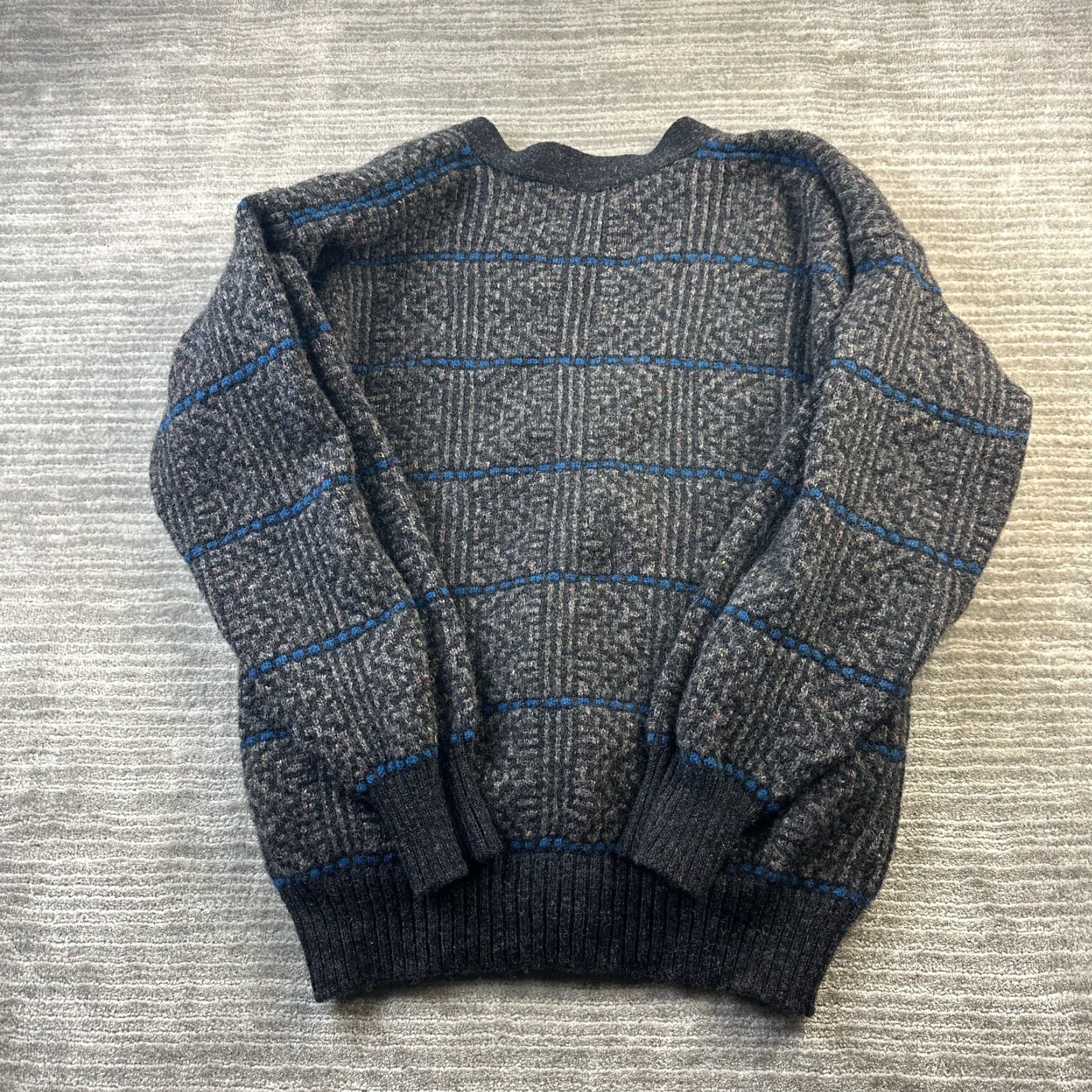 Vintage VINTAGE Savile Row Sweater Cardigan Mens Large Gray Wool Knit V-Neck Button Up Shetland Size US L / EU 52-54 / 3 - 2 Thumbnail
