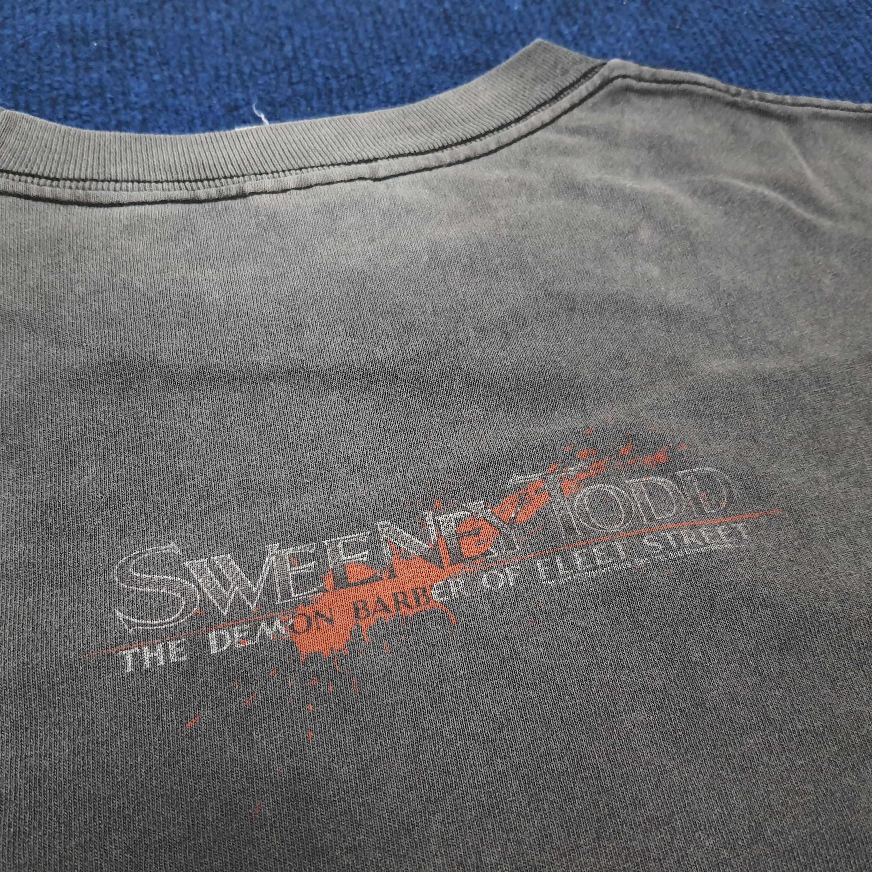 Vintage Vintage Sweeney Todd The Demon Barber of Fleet Street Tshirt Size US S / EU 44-46 / 1 - 4 Thumbnail