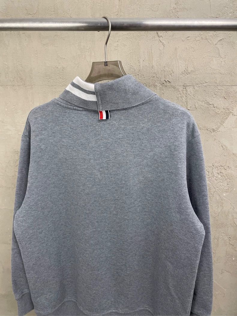 Thom Browne Thom browne Gray four-striped high-neck sweatshirt 2504-Nex Size XS / US 0-2 / IT 36-38 - 4 Thumbnail
