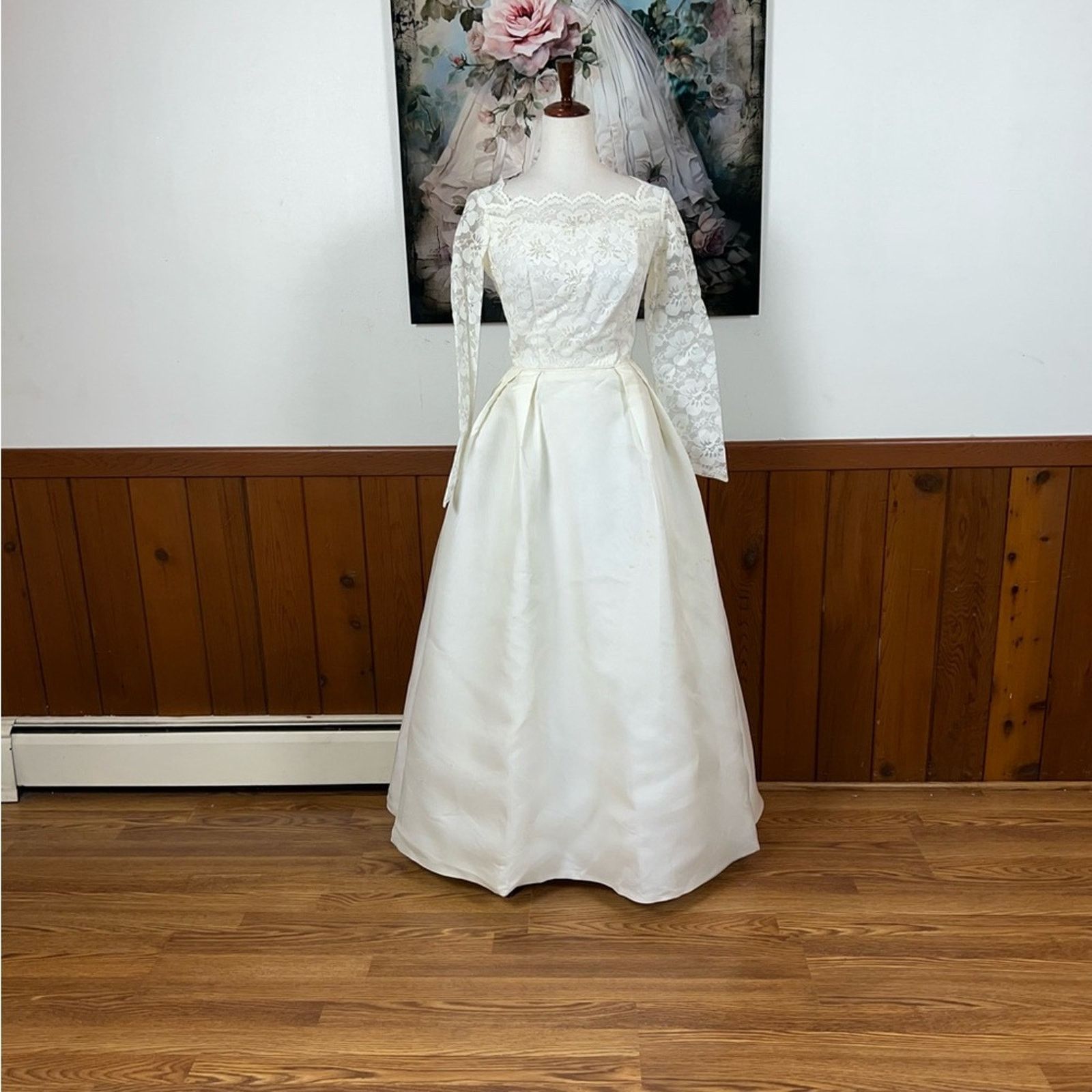 Vintage Stunning Vintage 1950s Silk Wedding Gown & Crown! Size M / US 6-8 / IT 42-44 - 2 Thumbnail