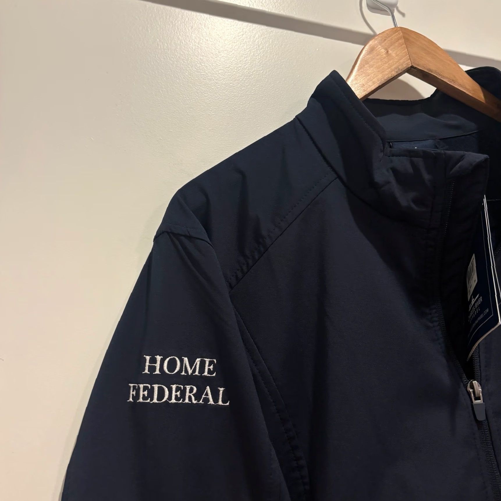 Vintage Charles River Apparel NWT Navy Blue Softshell Jacket 3XL Zip Pockets Logo Windbreaker Men Regular Fit Fall Winter Spring Size US XXL / EU 58 / 5 - 3 Thumbnail