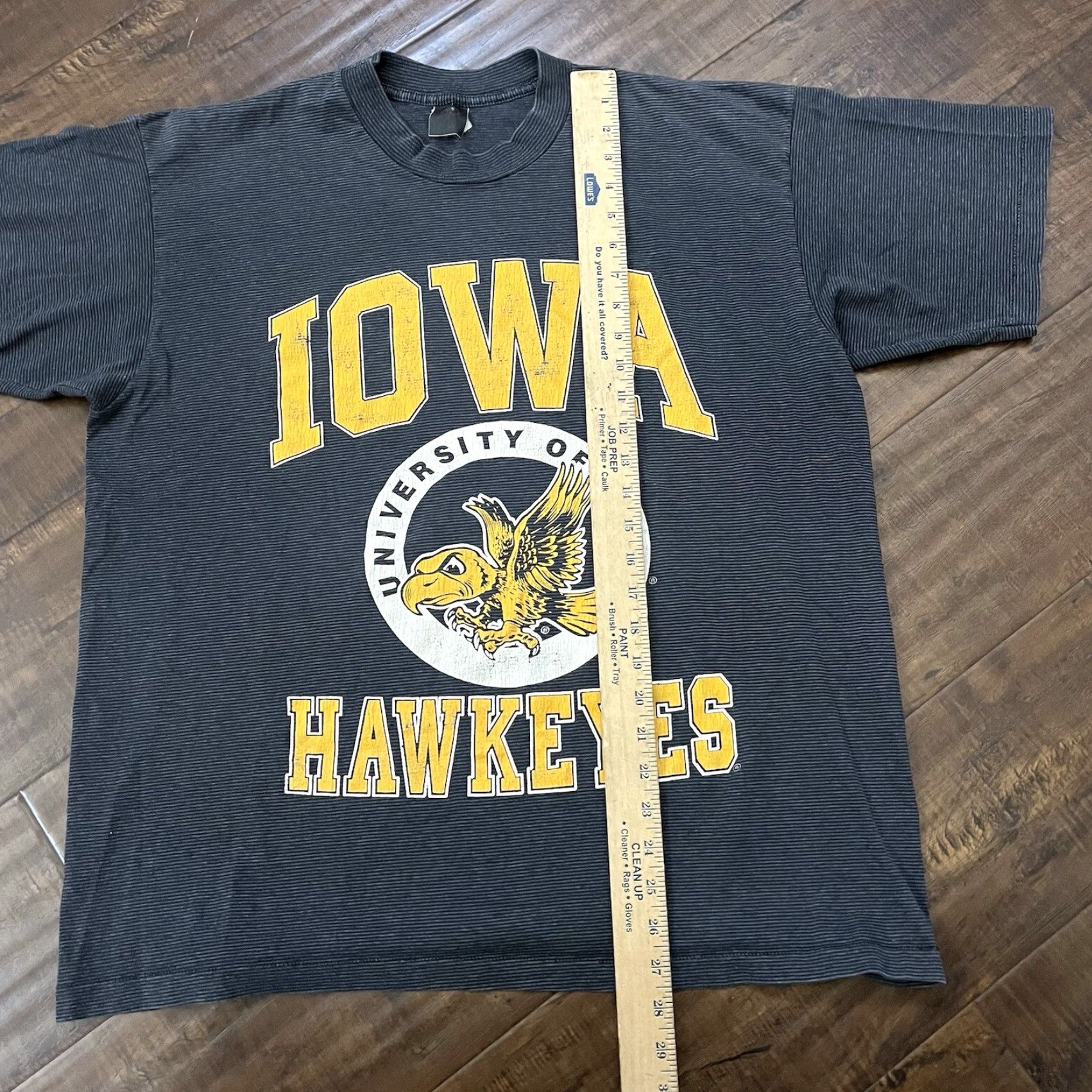 VINTAGE Iowa Hawkeyes NCAA Football Mens XL Short Sleeve T-Shirt Gray 90s University Sports