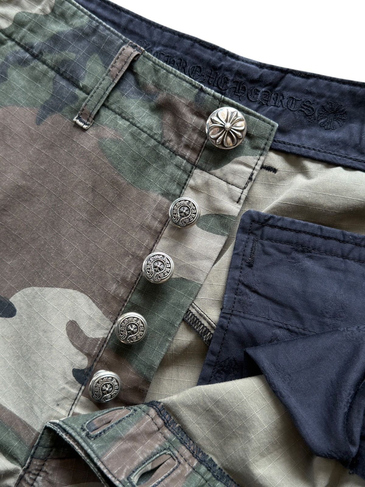 Chrome Hearts Chrome Hearts ‘Devil Dog’ Camo Cargo Shorts Size US 32 / EU 48 - 11 Thumbnail