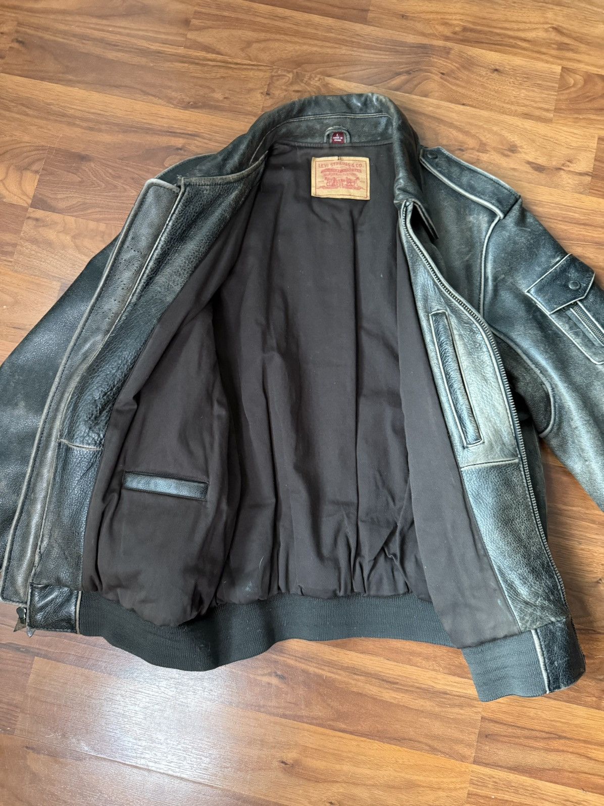 Levi's Vintage Clothing LEVI’S DiSTRESSED LEATHER AVIATOR JACKET Size US L / EU 52-54 / 3 - 10 Thumbnail