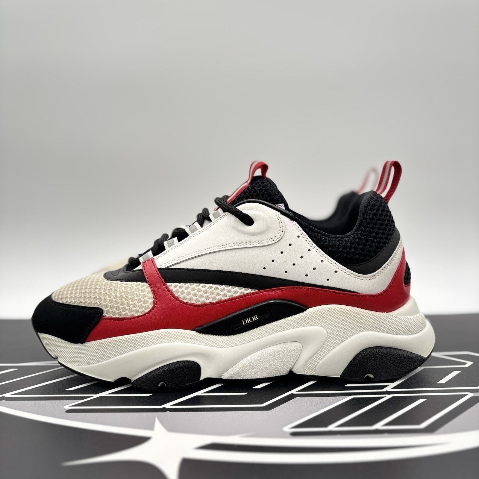 Dior Dior B22 Sneaker ‘ White Red ‘ | GREAT CONDITION! Size US 10 / EU 43 - 1 Thumbnail