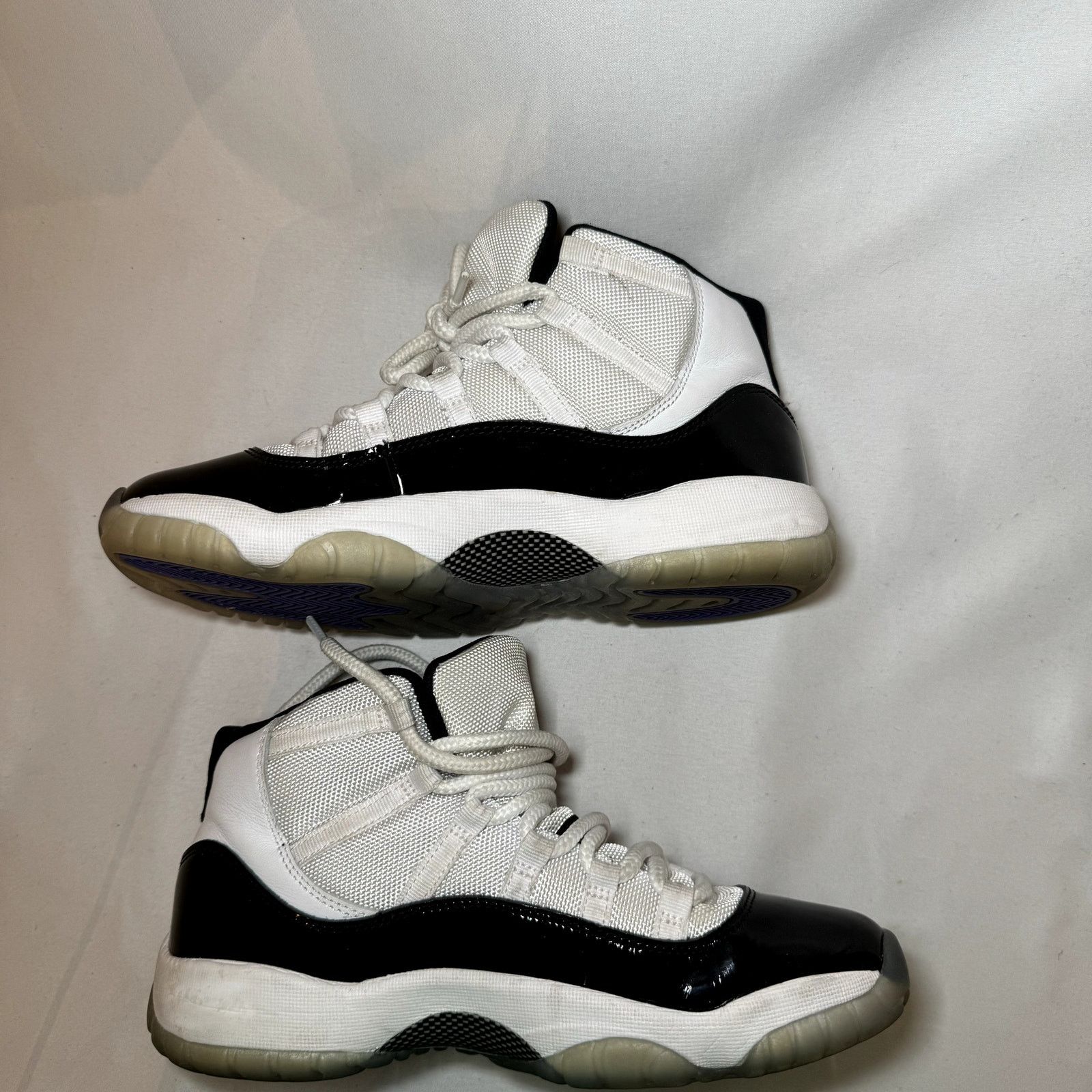 Jordan Brand × Nike Size 6.5 - Air Jordan 11 Retro GS Concord 2018 Men's Shoes Size US 6.5 / EU 39-40 - 2 Thumbnail
