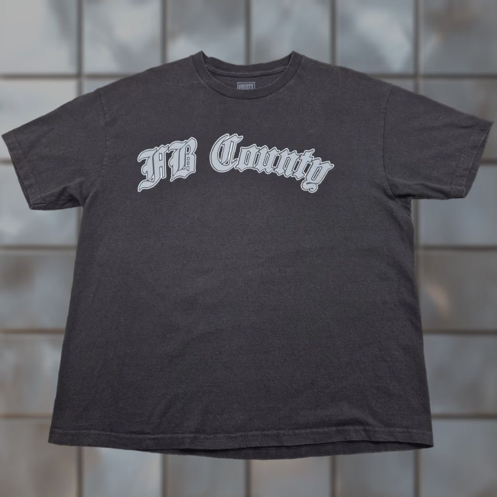Vintage FB County Shirt Mens XL Black Old English Logo Graphic Tee Gothic Streetwear Shirt Size US XL / EU 56 / 4 - 1 Thumbnail