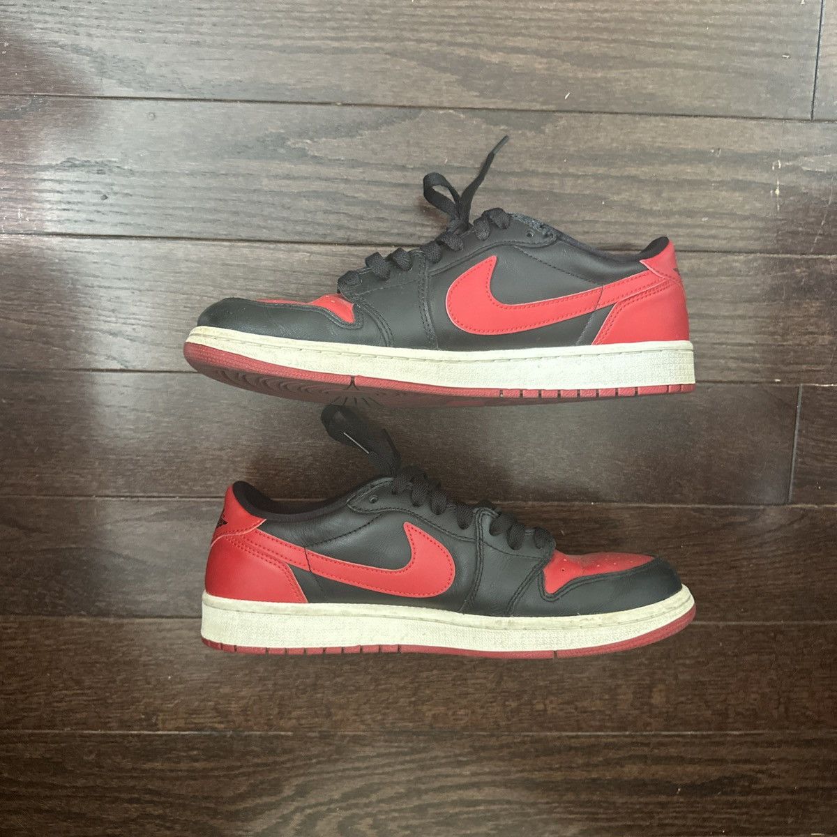 Jordan Brand Jordan Low 1 Bred Size US 9.5 / EU 42-43 - 1 Thumbnail