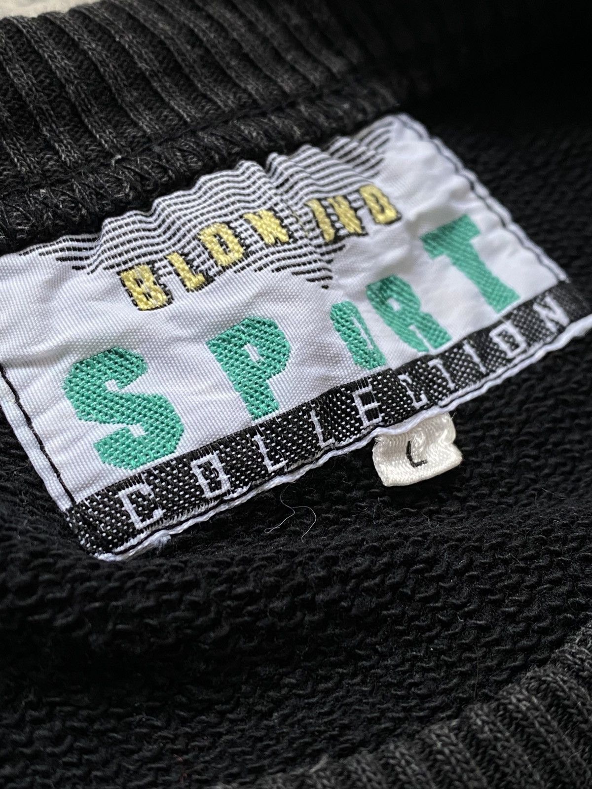 Unsound Rags Vintage 80’s Unsound Rags Black Cropped Boxy Fit Sweatshirt Size US S / EU 44-46 / 1 - 4 Thumbnail